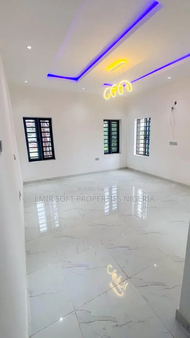 4bdrm Duplex in Star Gate Oluyole for sale