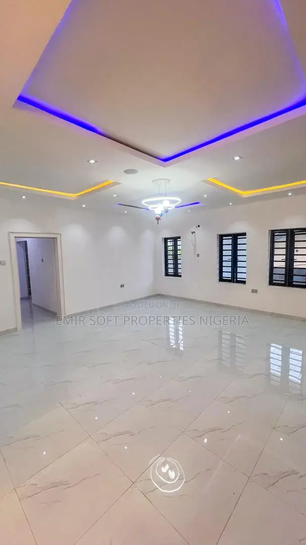 4bdrm Duplex in Star Gate Oluyole for sale