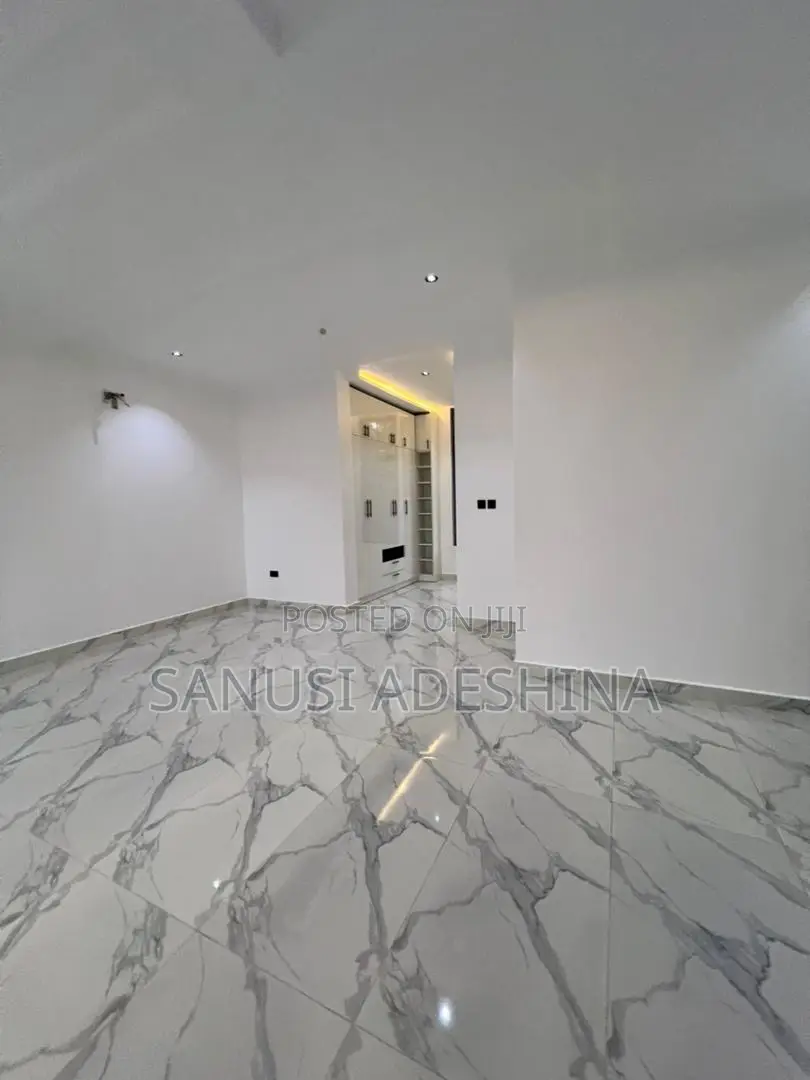 5bdrm Duplex in Guzape Main,Fct for sale
