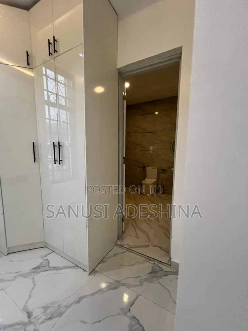 5bdrm Duplex in Guzape Main,Fct for sale
