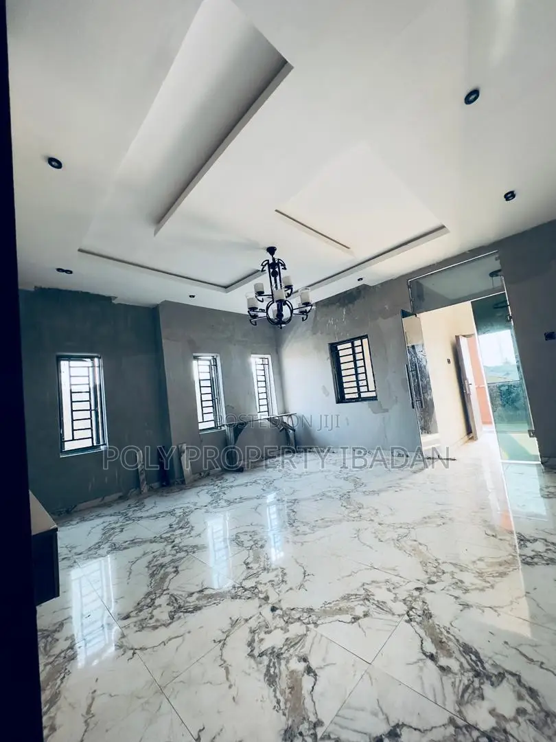 3bdrm Apartment in Olapade Estate, Ibadan for rent