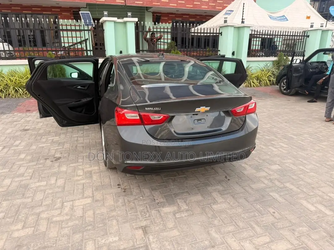Chevrolet Malibu LS w/1LS 2017 Gray