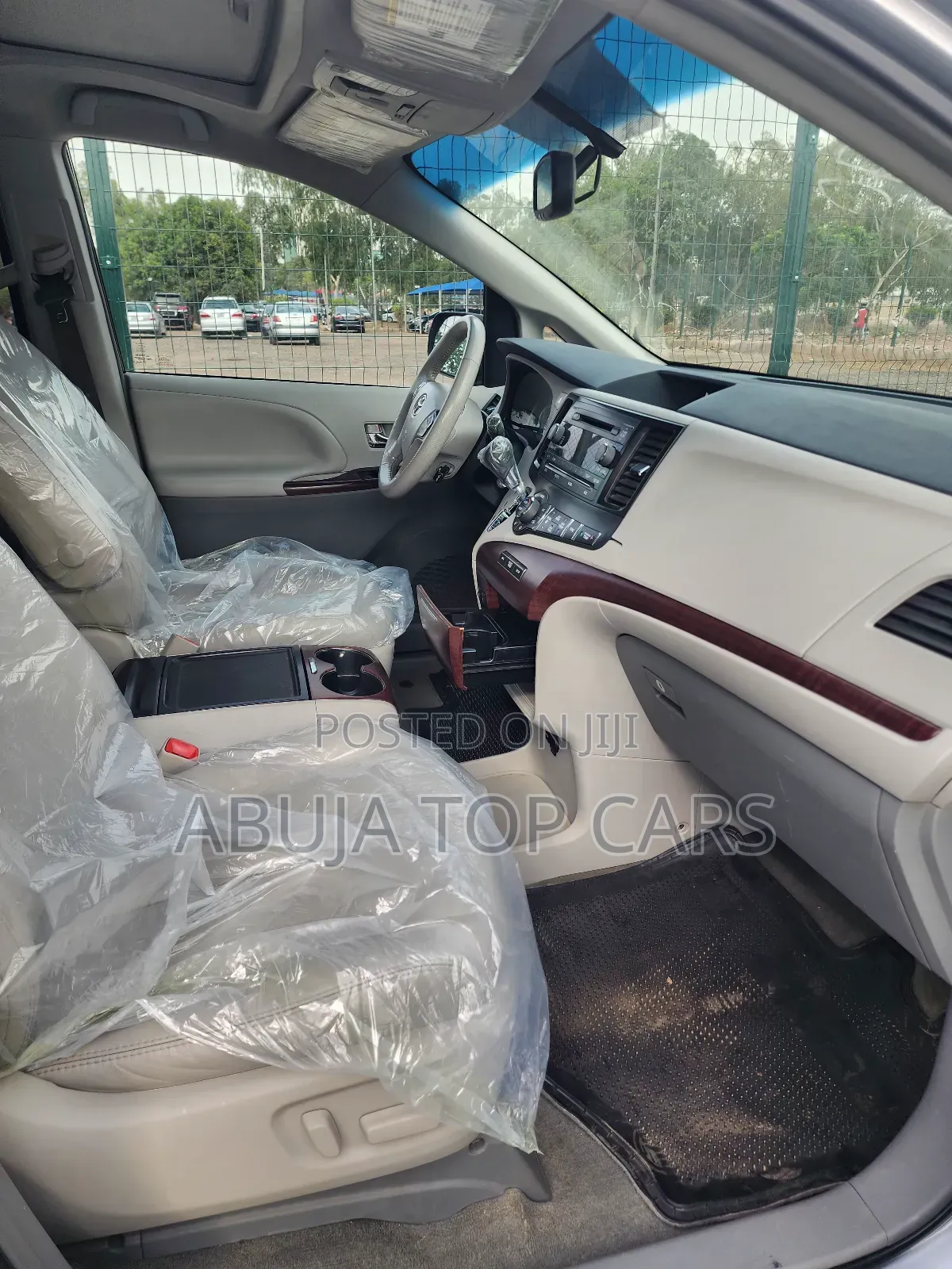 Toyota Sienna Limited 7 Passenger 2011 Silver