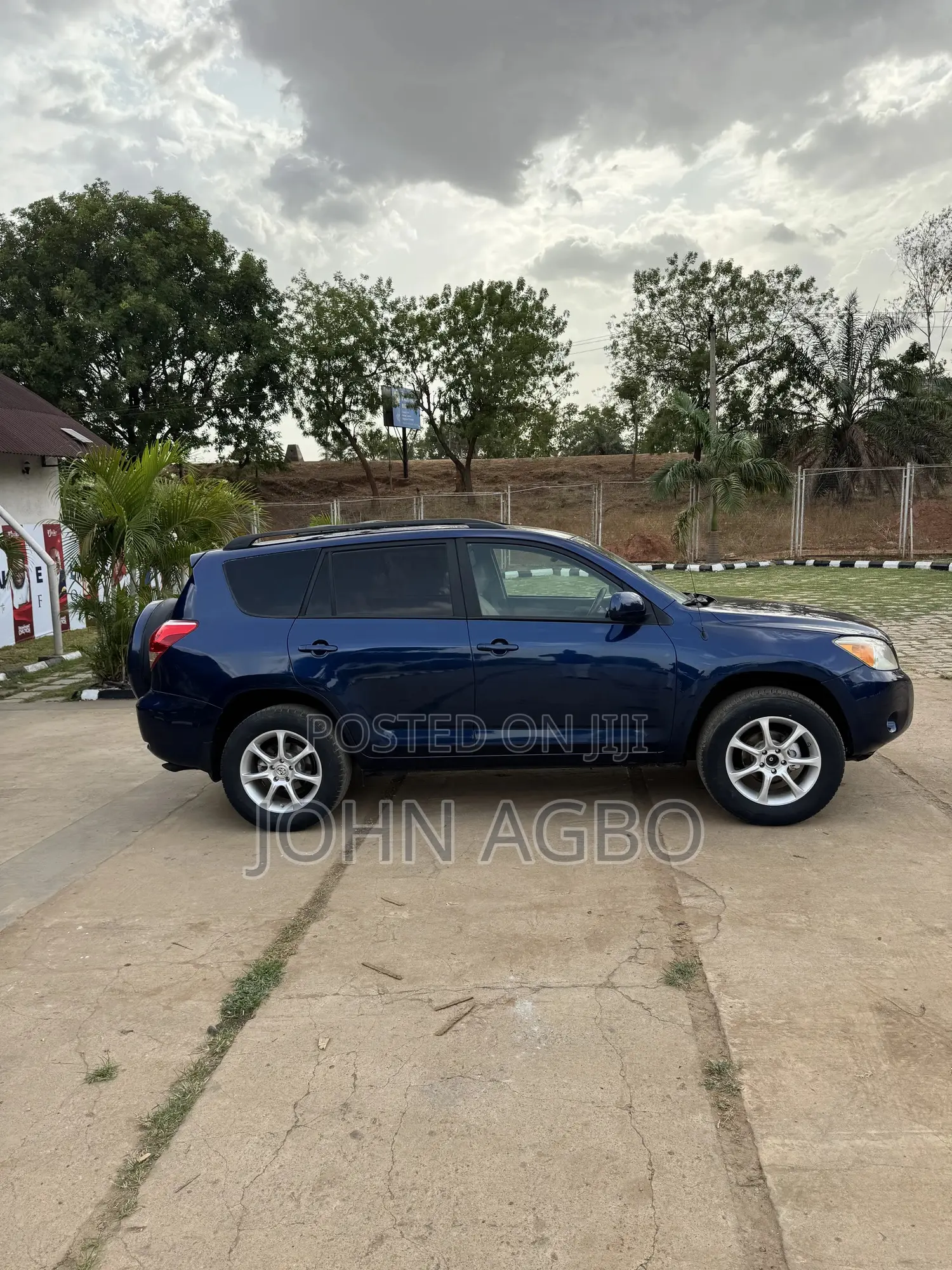 Toyota RAV4 I4 4x4 2006 Blue
