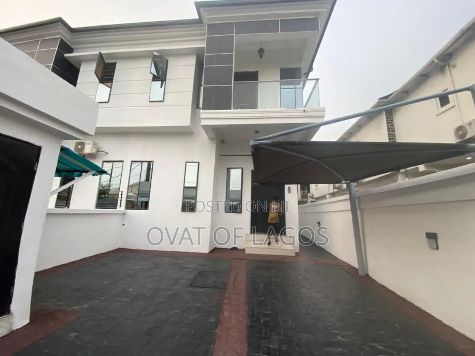 4bdrm Duplex in Chevron for rent