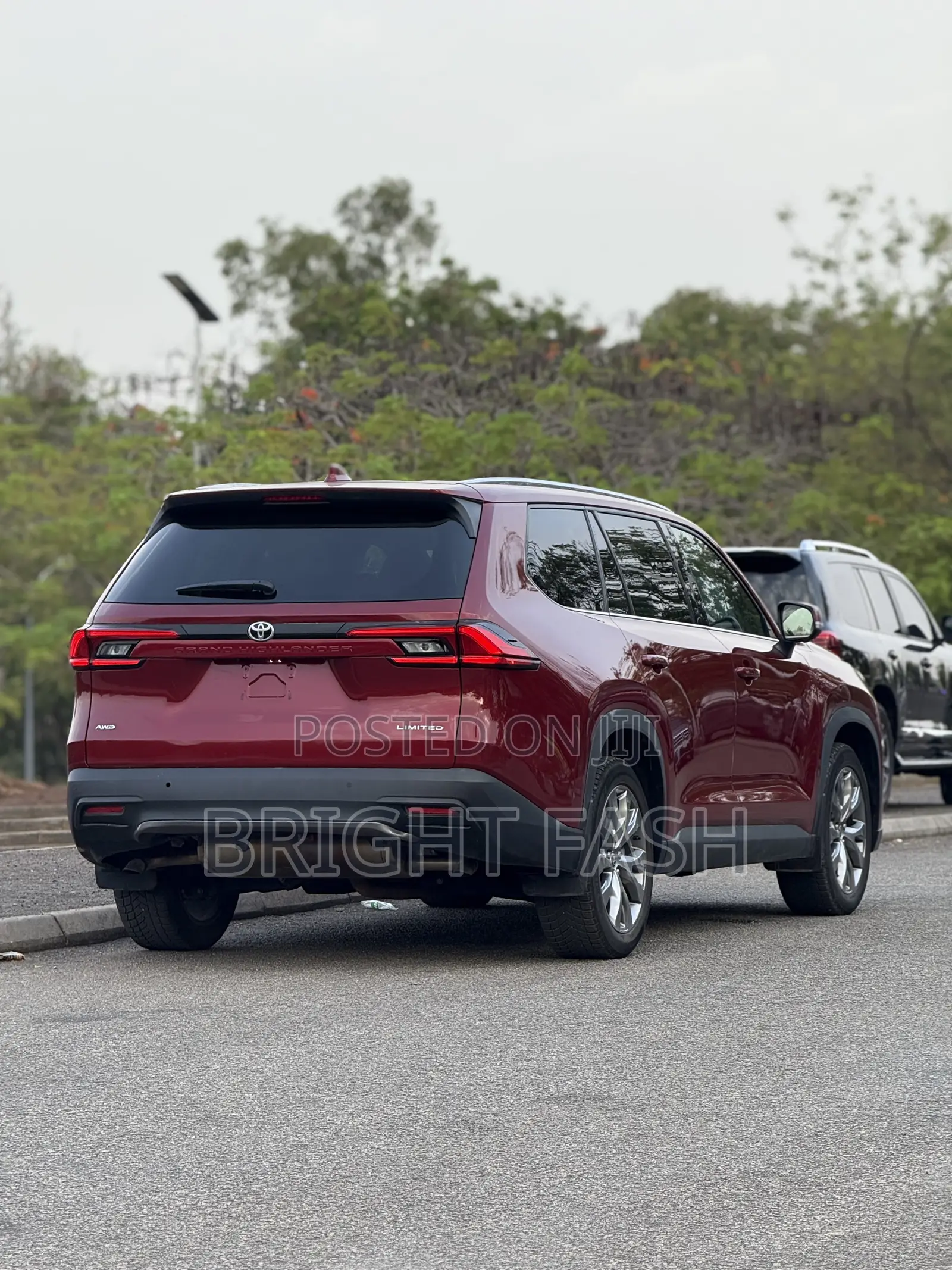 Toyota Highlander Limited AWD 2024 Red