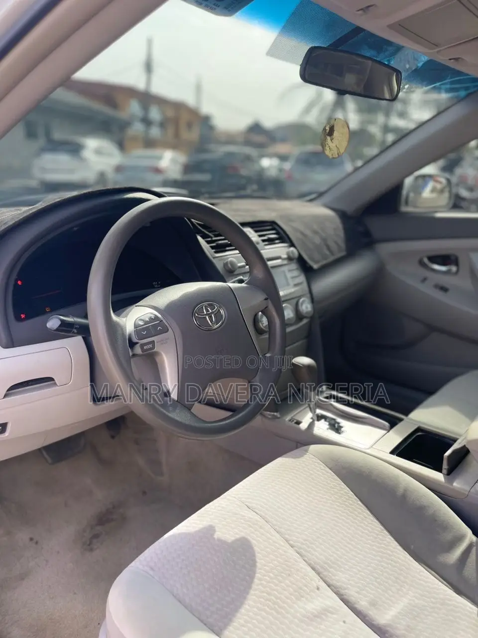 Toyota Camry LE 4dr Sedan (2.5L 4cyl 6AM) 2010 Silver