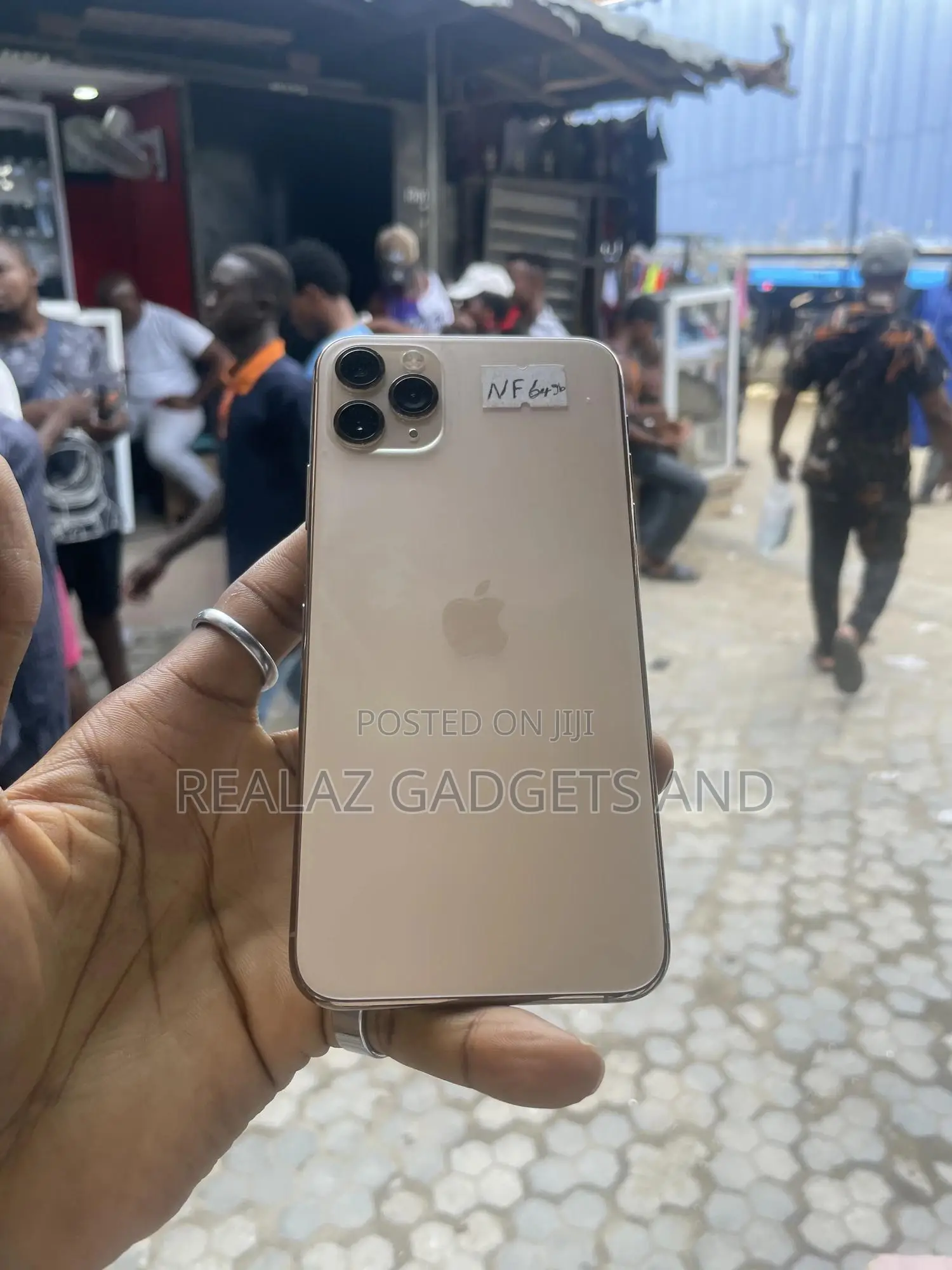 Apple iPhone 11 Pro Max 64 GB Gold