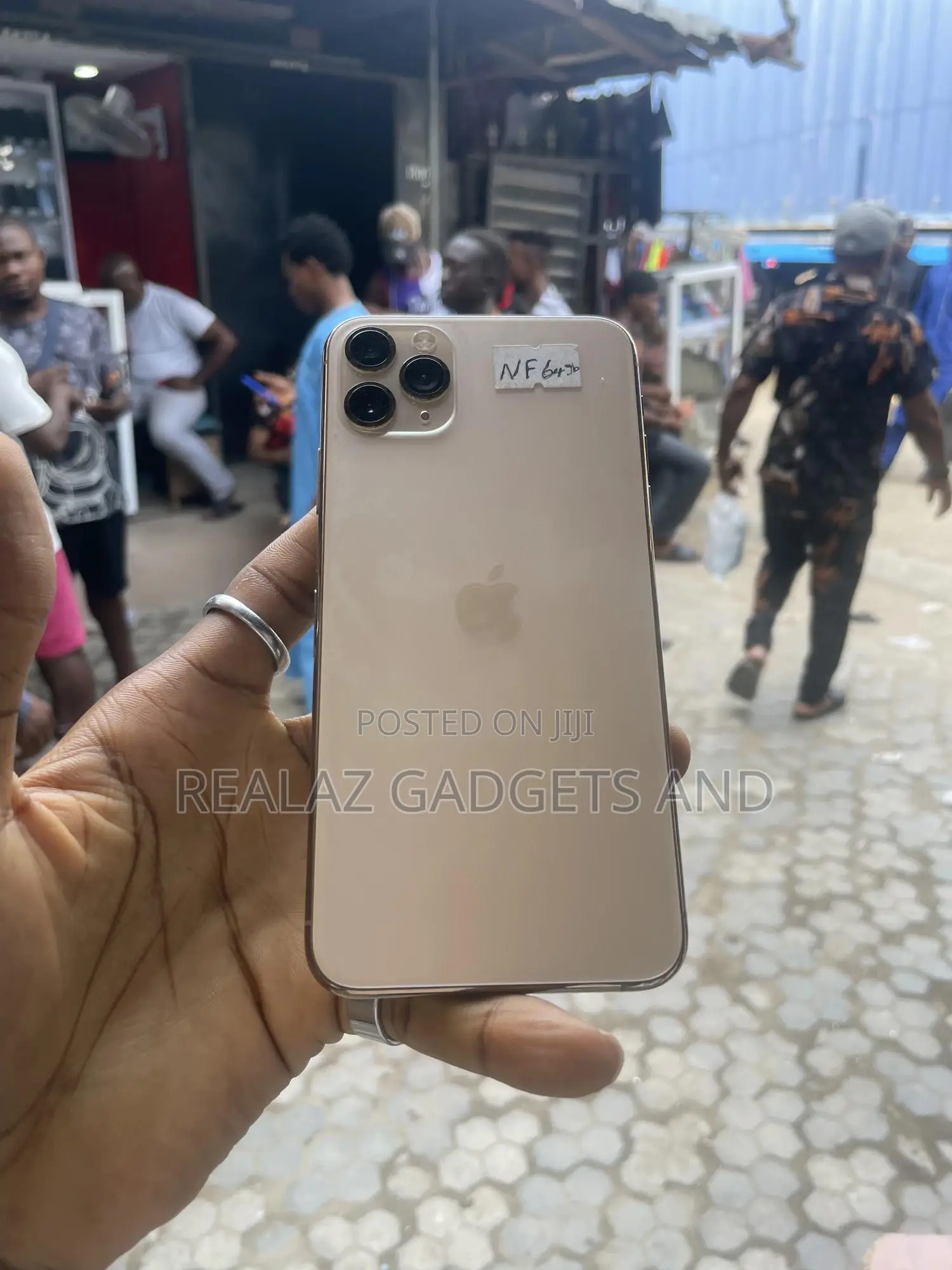 Apple iPhone 11 Pro Max 64 GB Gold