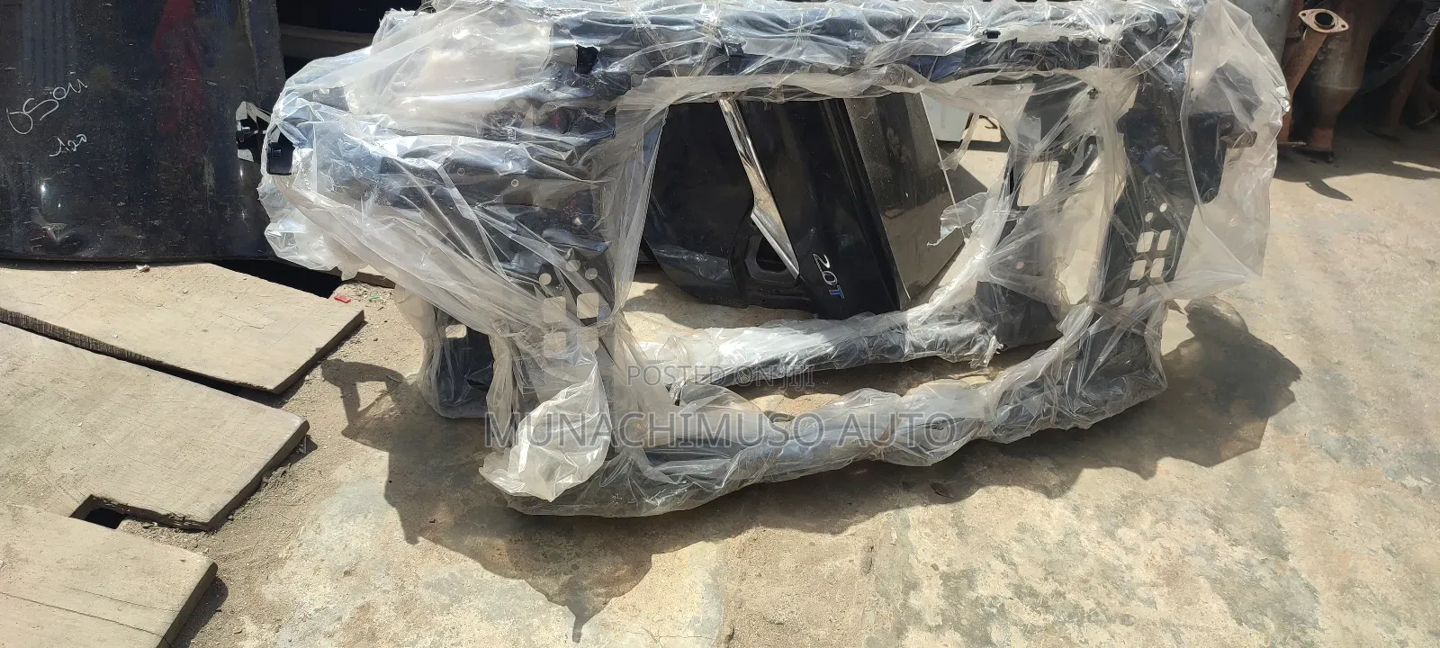 Front Cut Hyundai Santa Fe Grand 2014