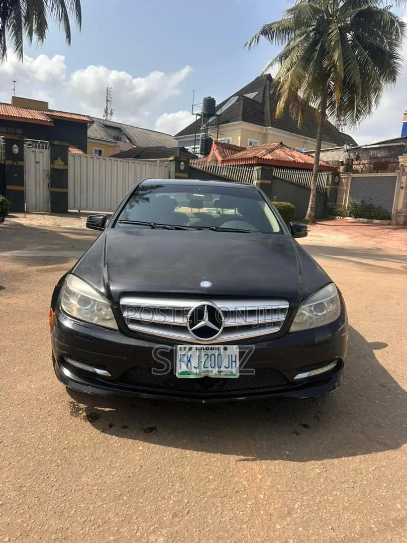 Mercedes-Benz C300 2010 Black