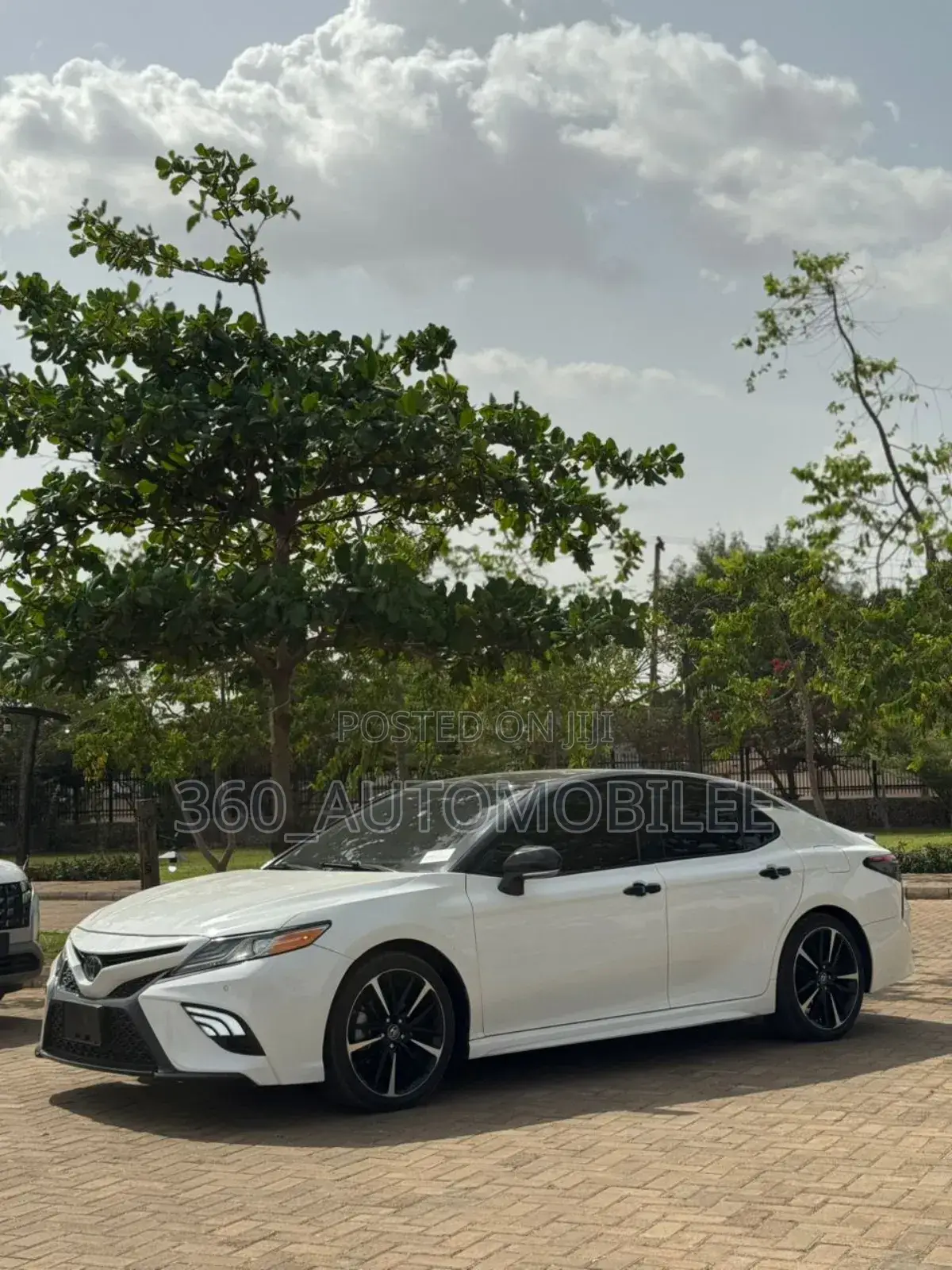 Toyota Camry 2019 White