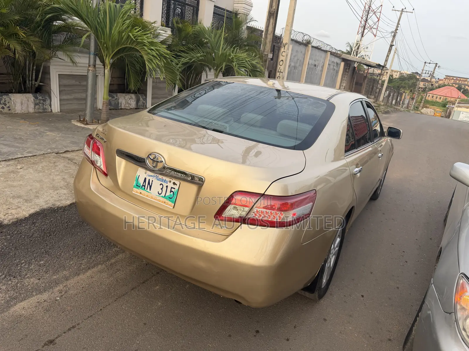 Toyota Camry 2010 Gold