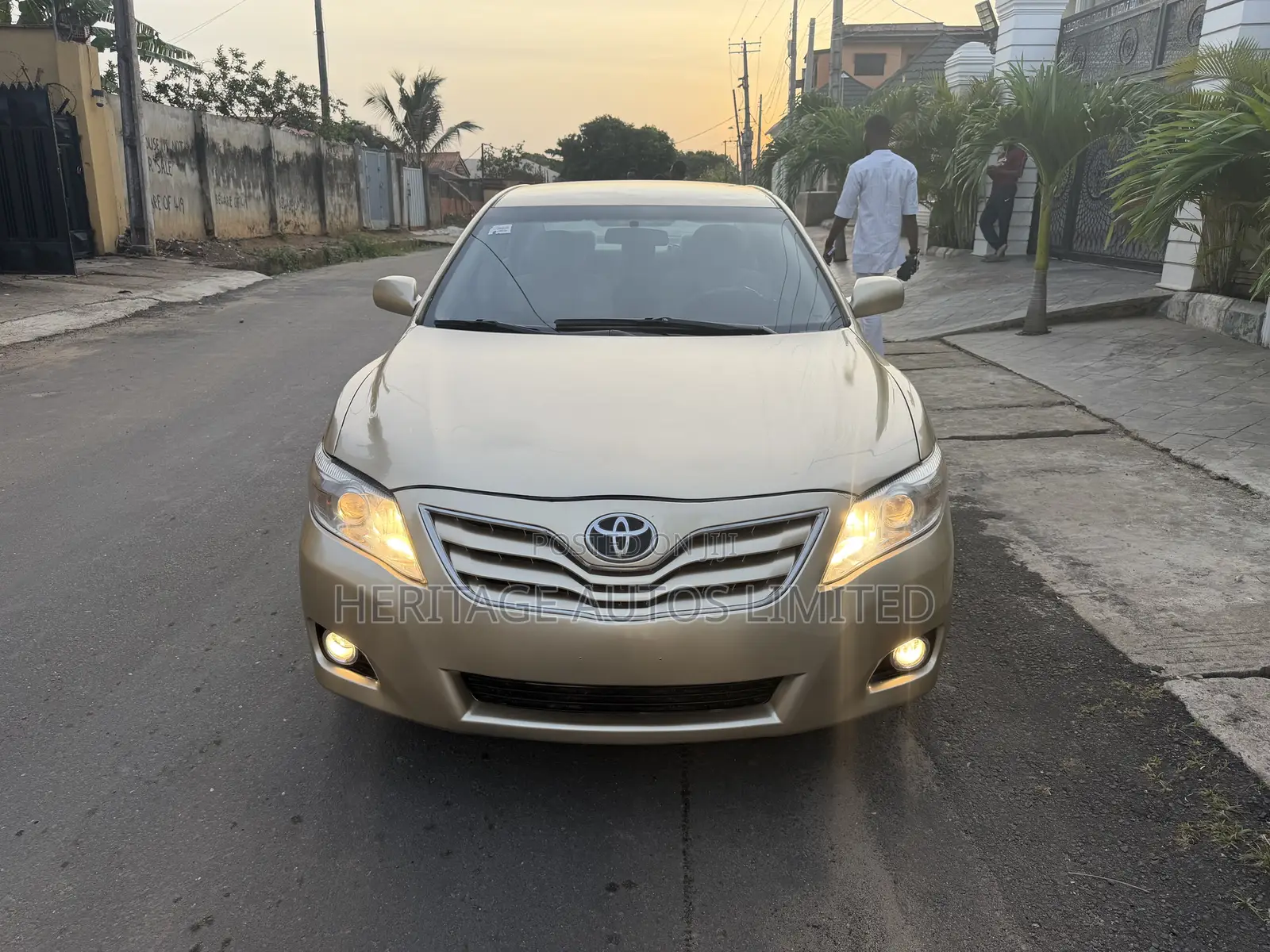 Toyota Camry 2010 Gold