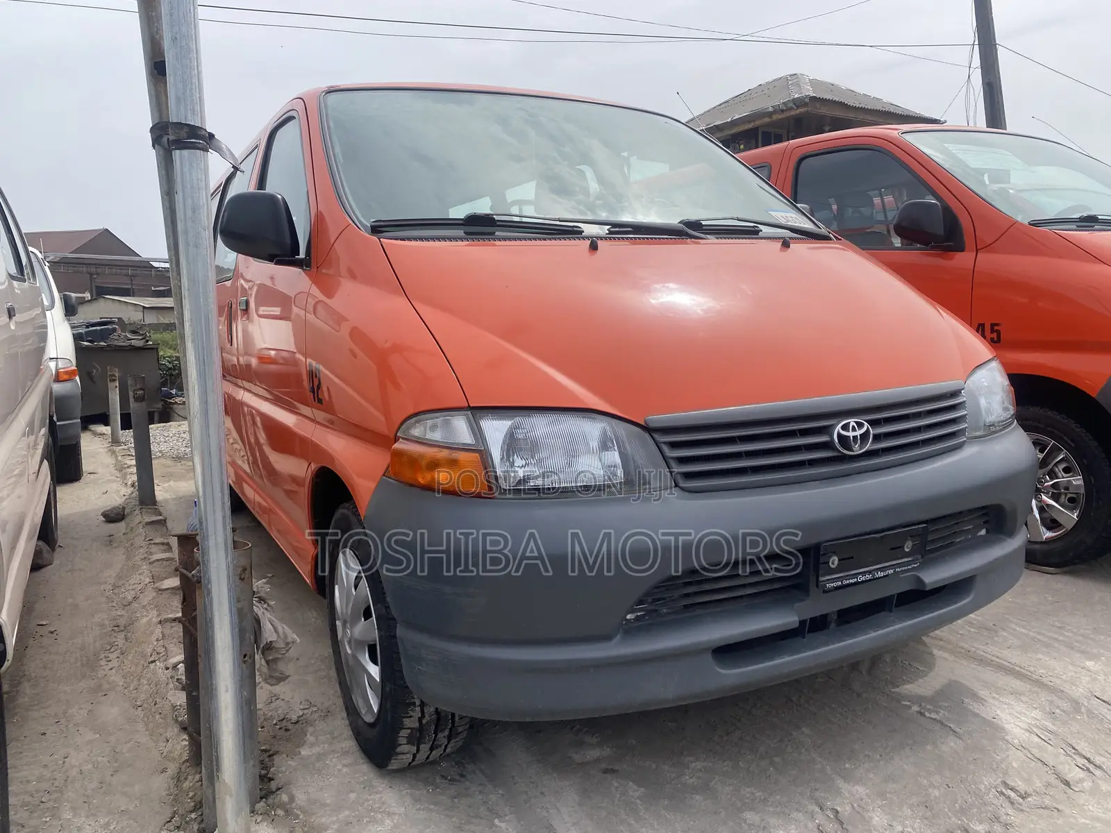 Toyota HiAce 2005 Orange