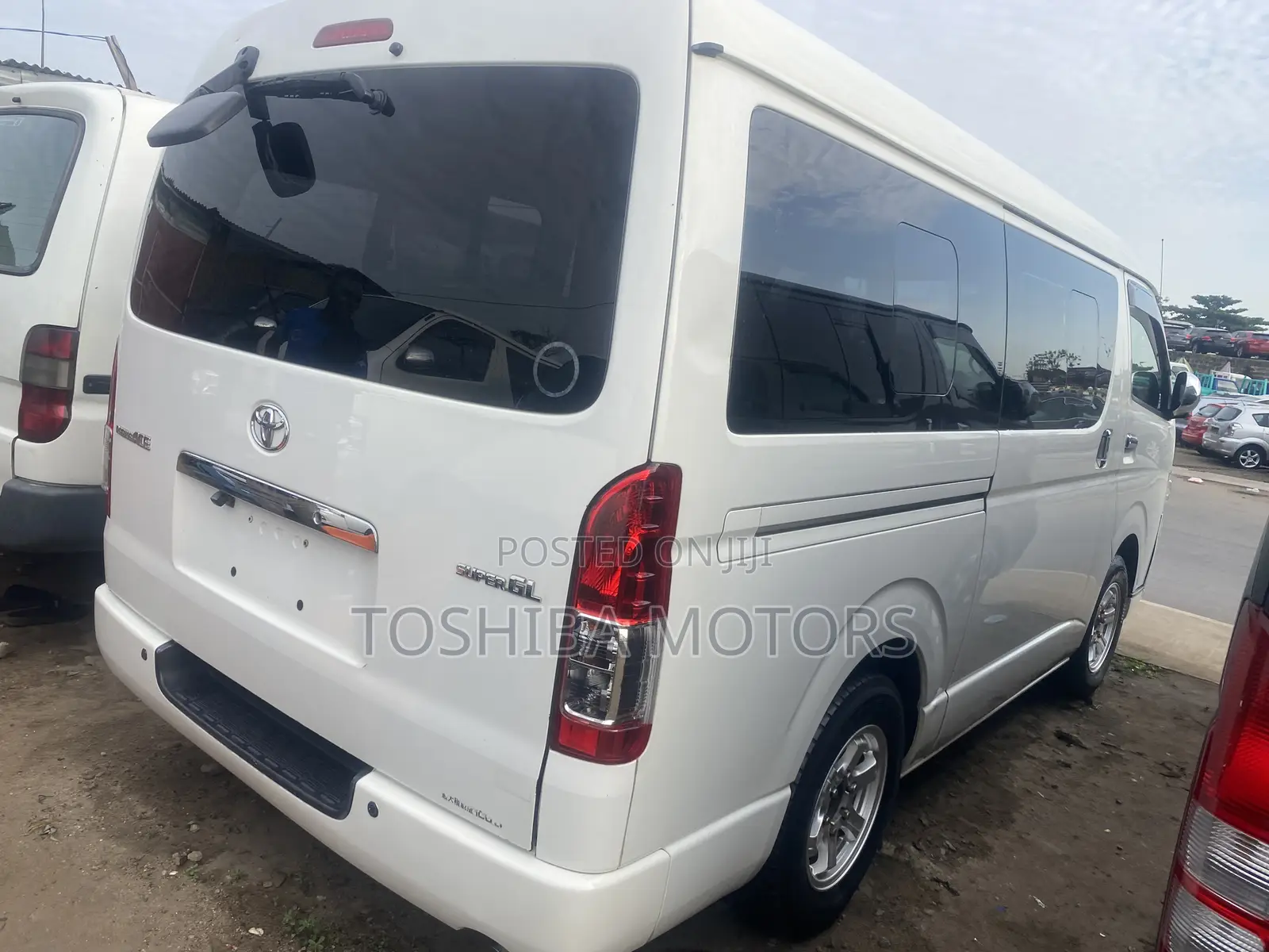 Toyota HiAce 2013 White