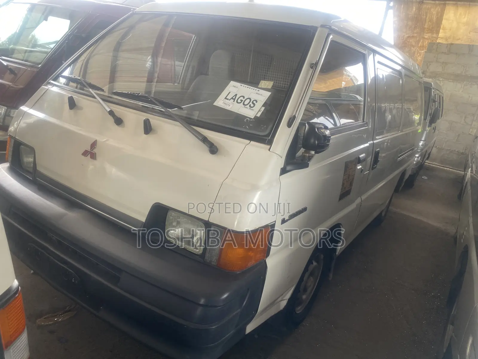 Mitsubishi L300 2004 White
