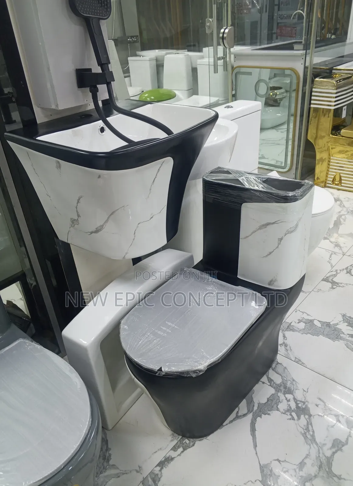 Toilet Seat With Hanging Basin