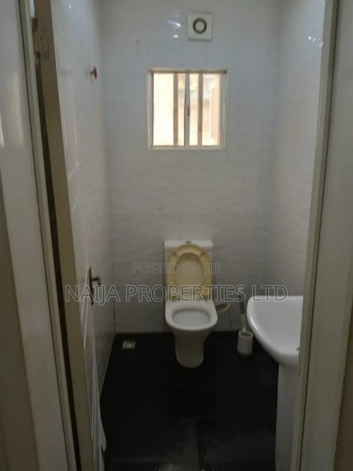1bdrm Shared Apartment in Agungi for rent