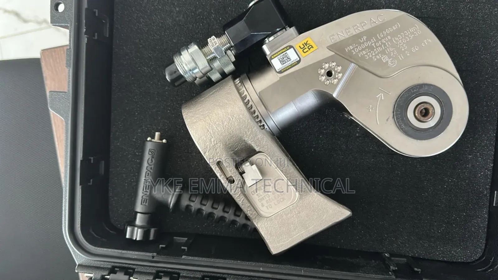 S30000 1inch Square Drive Hydraulic Torque Wrench 3225 Ft. LBS
