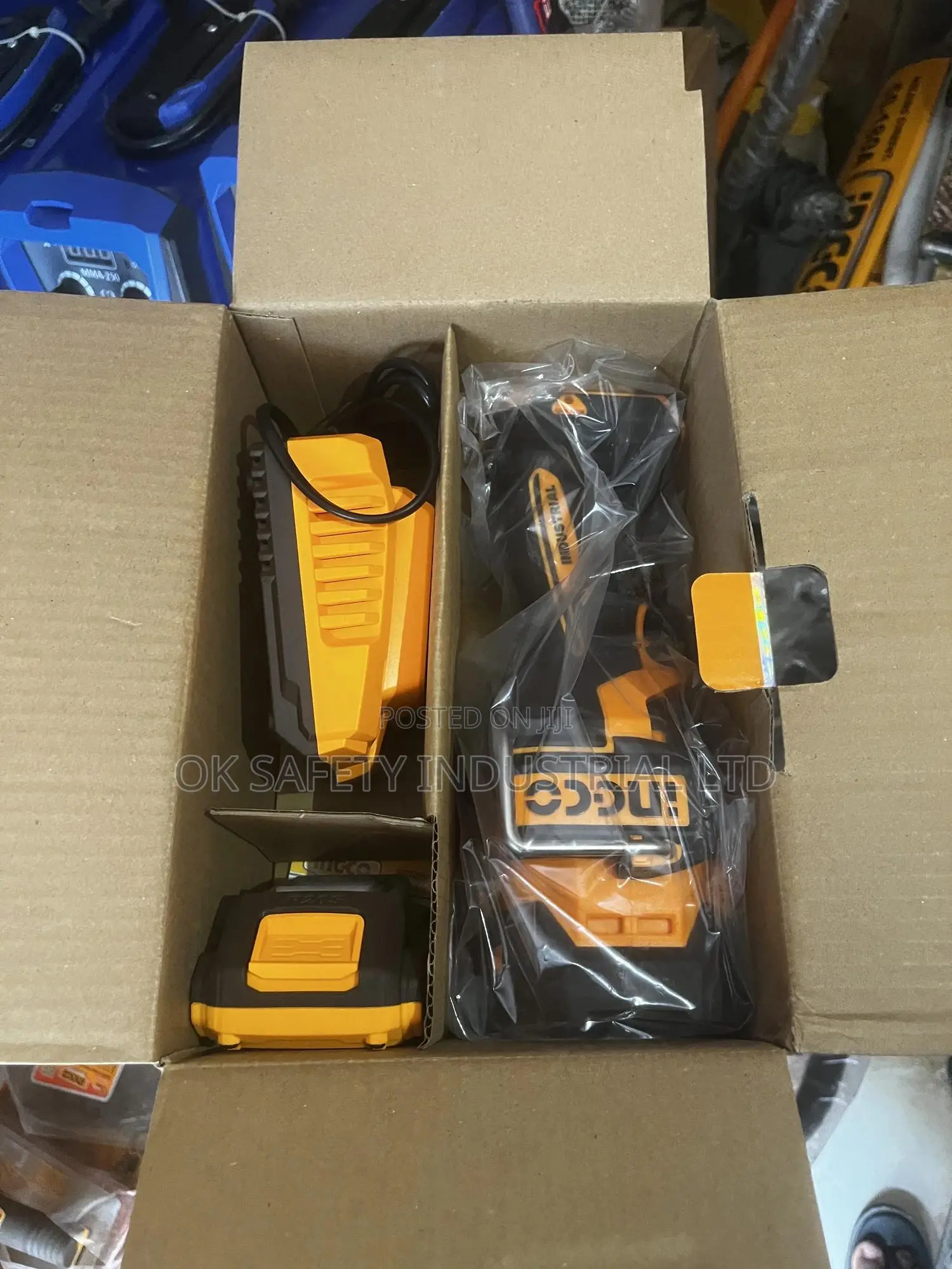 Cordless Work Lamp 20 Volts