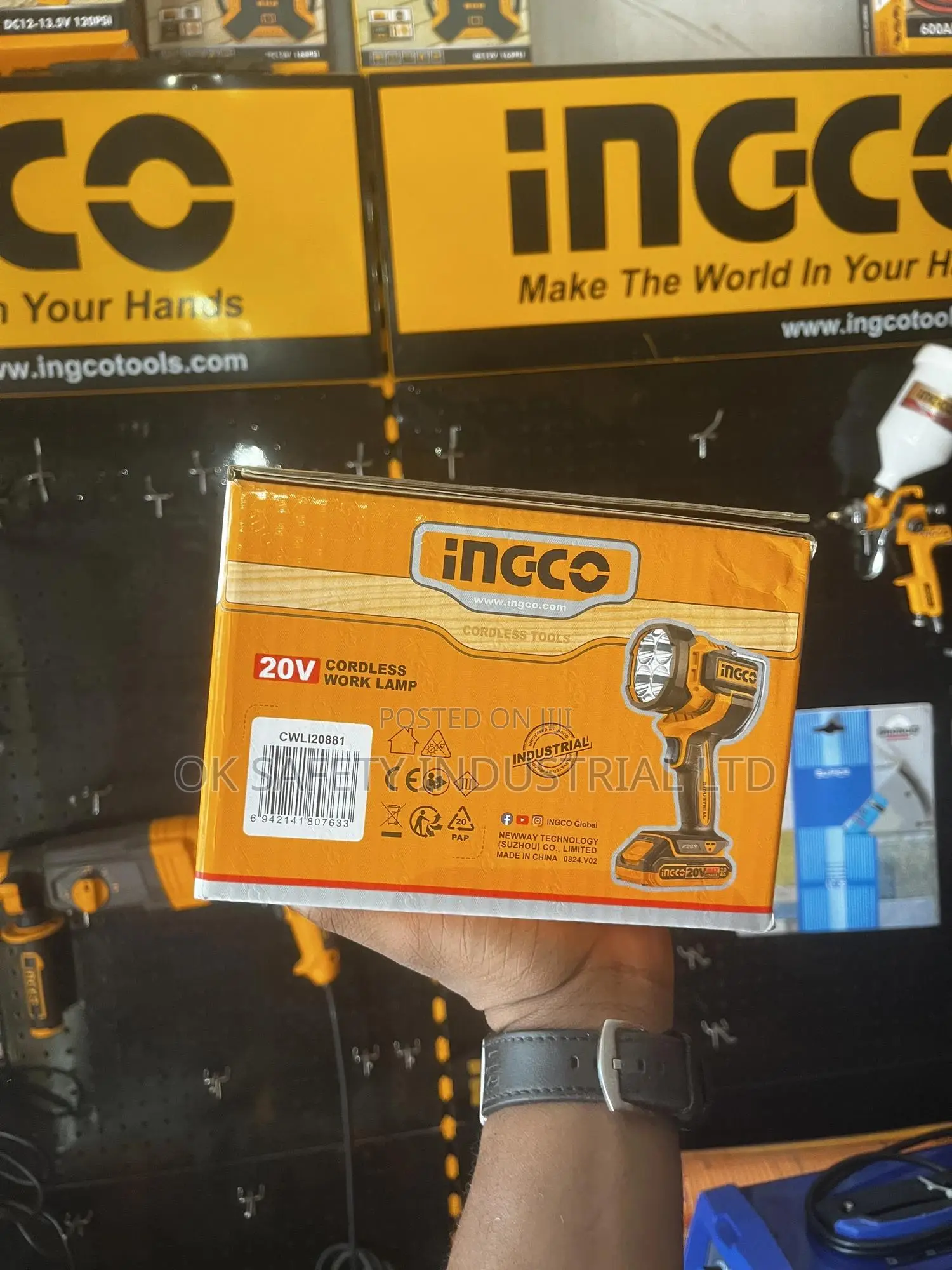 Cordless Work Lamp 20 Volts