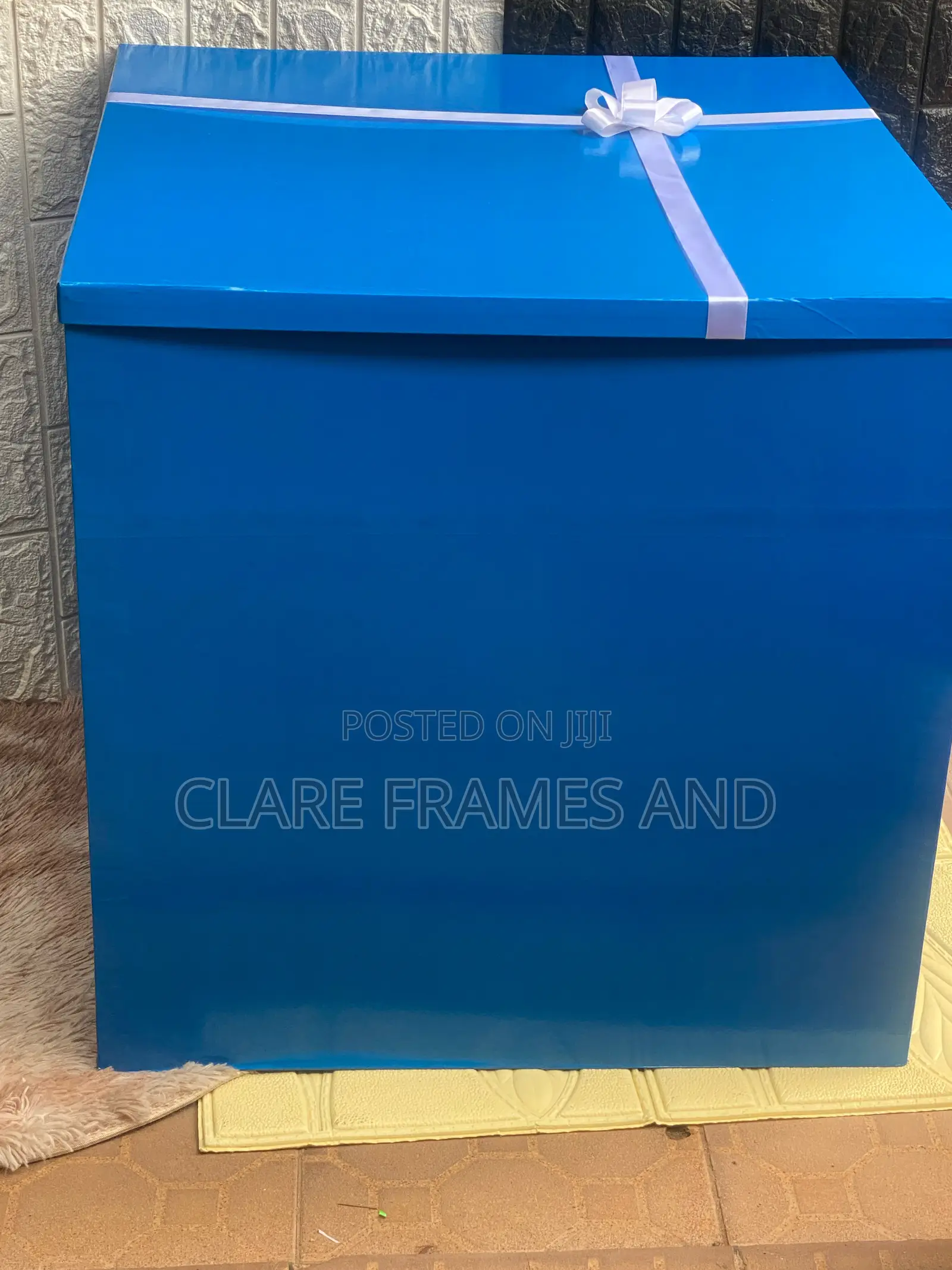 Money Spraying Box for Parties