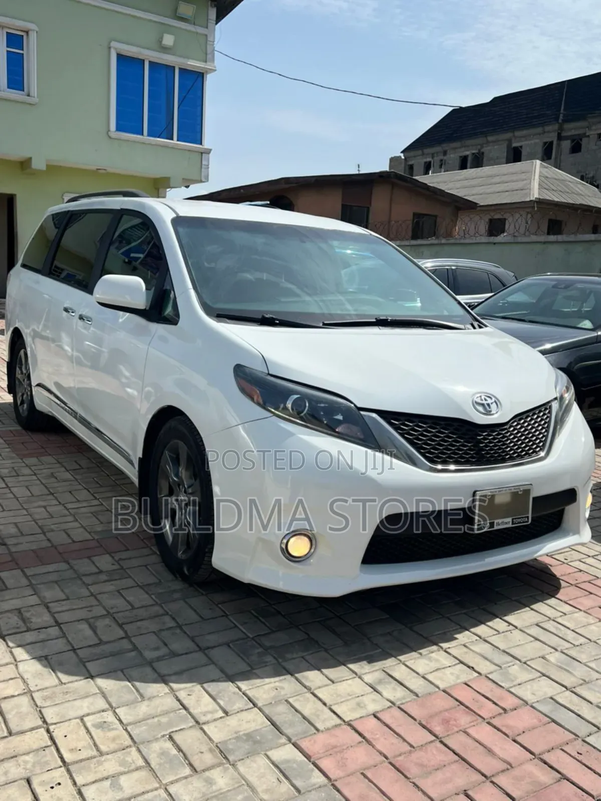 Toyota Sienna SE 8 Passenger (3.5L 6cyl 6A) 2016 White