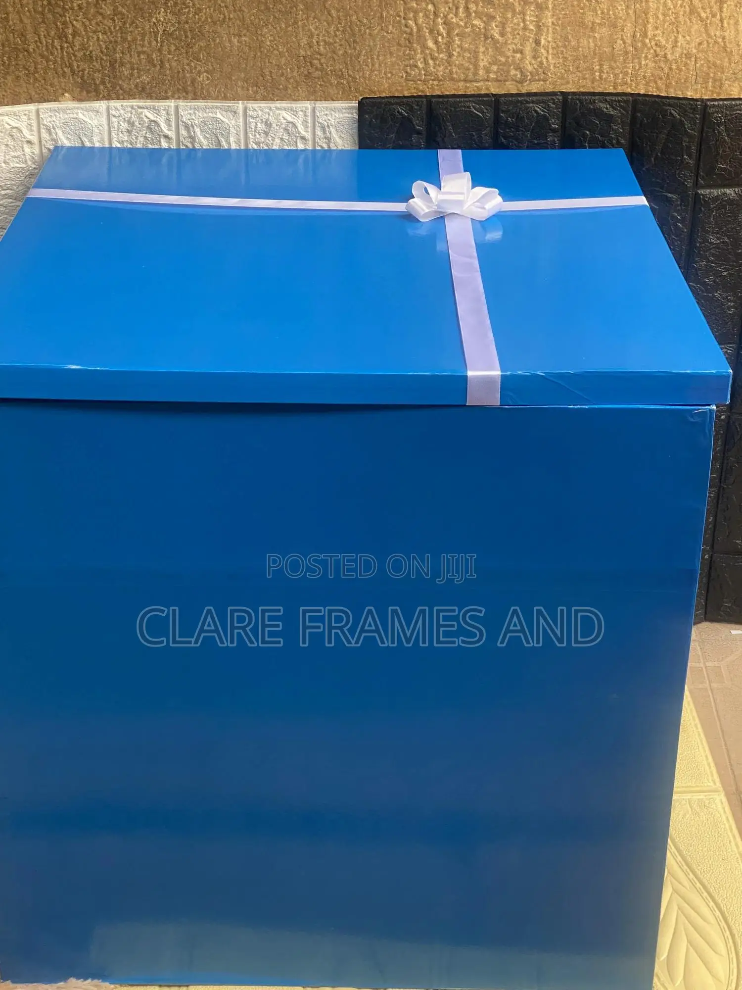 Money Spraying Box for Parties