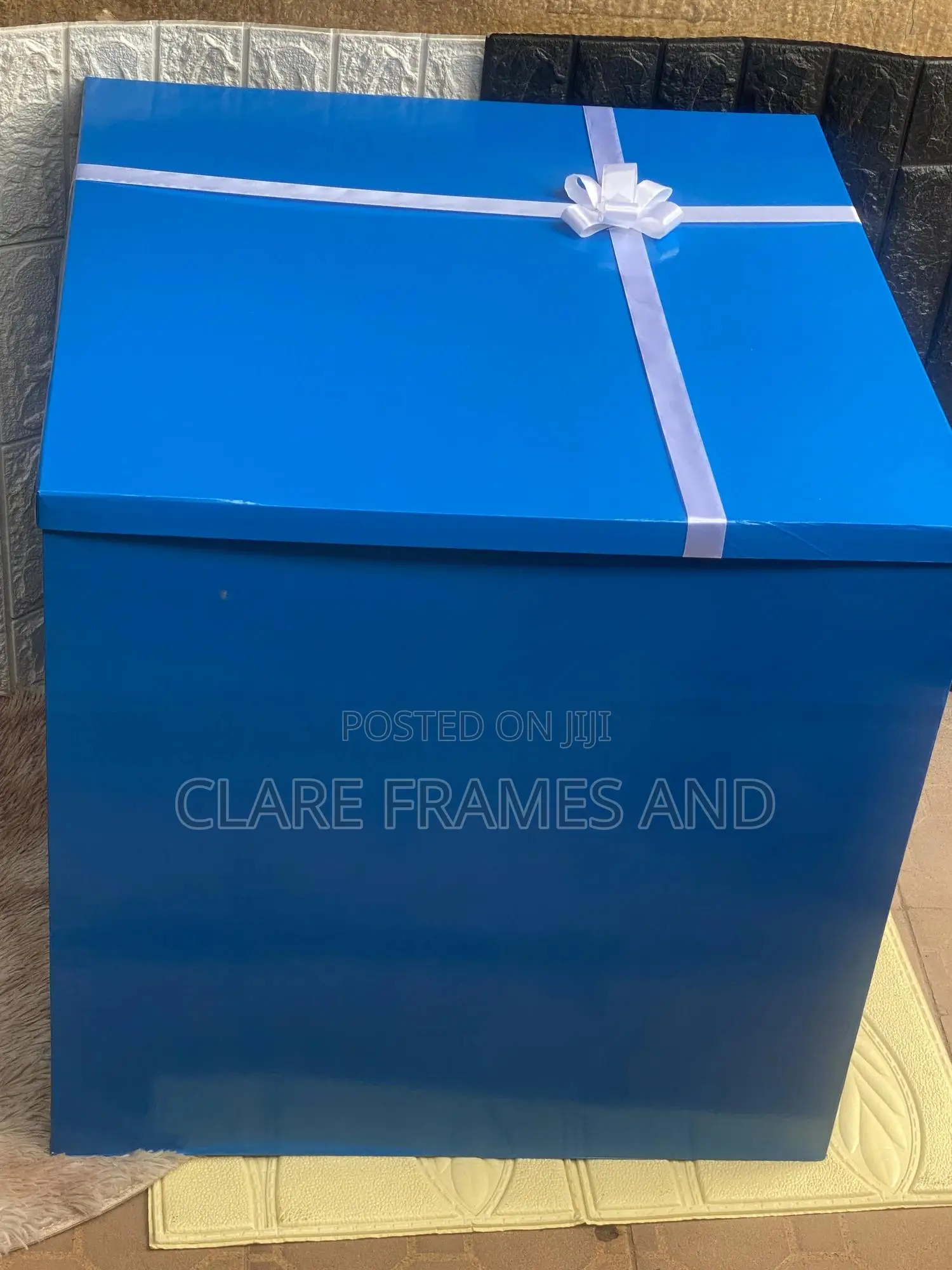 Money Spraying Box for Parties