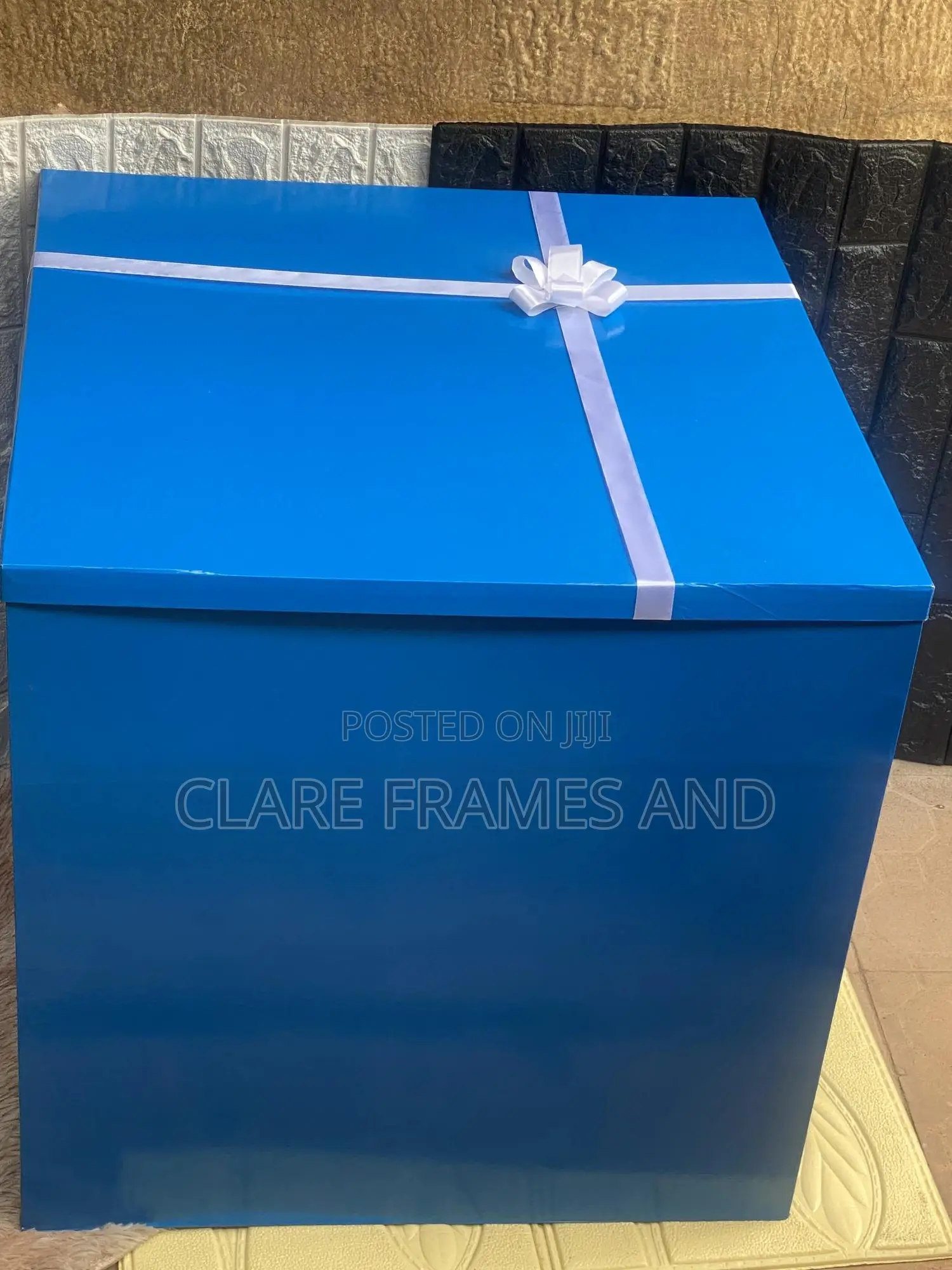 Money Spraying Box for Parties