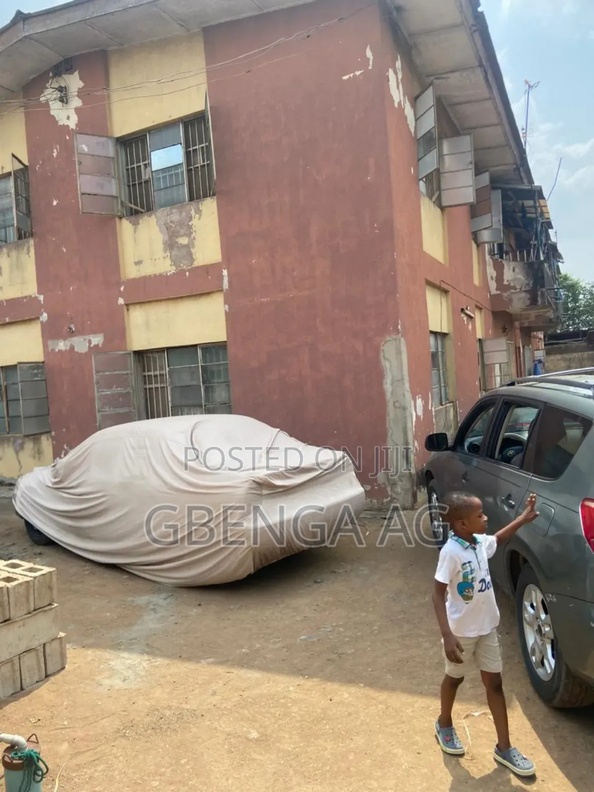 3bdrm Block of Flats in Off Akowonjo-Shasha for sale