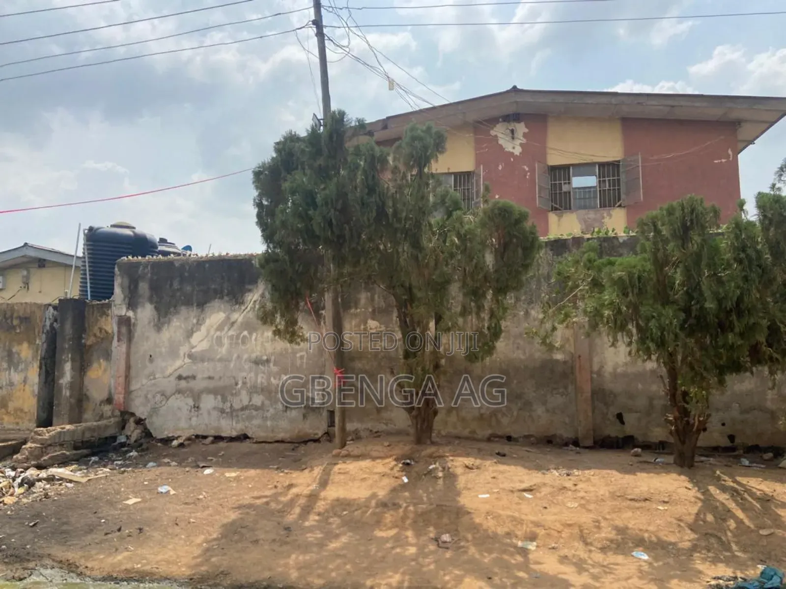 3bdrm Block of Flats in Off Akowonjo-Shasha for sale
