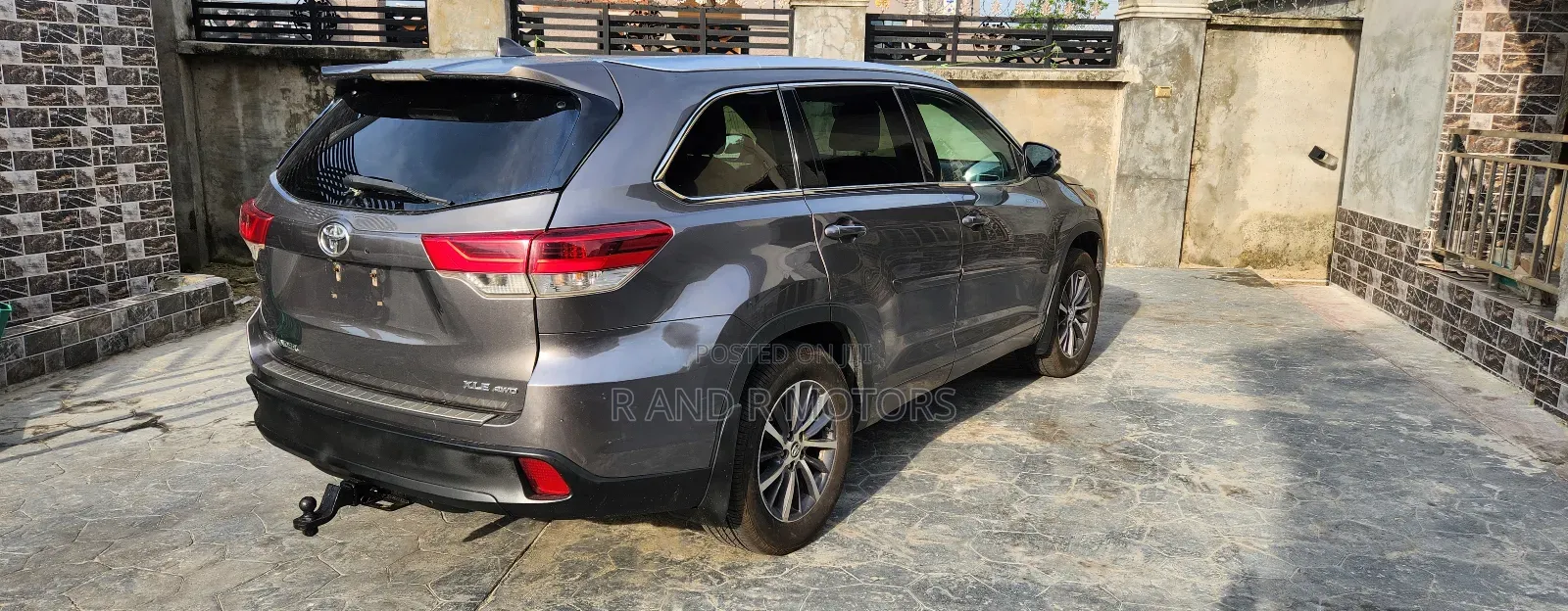 Toyota Highlander 2018 Brown