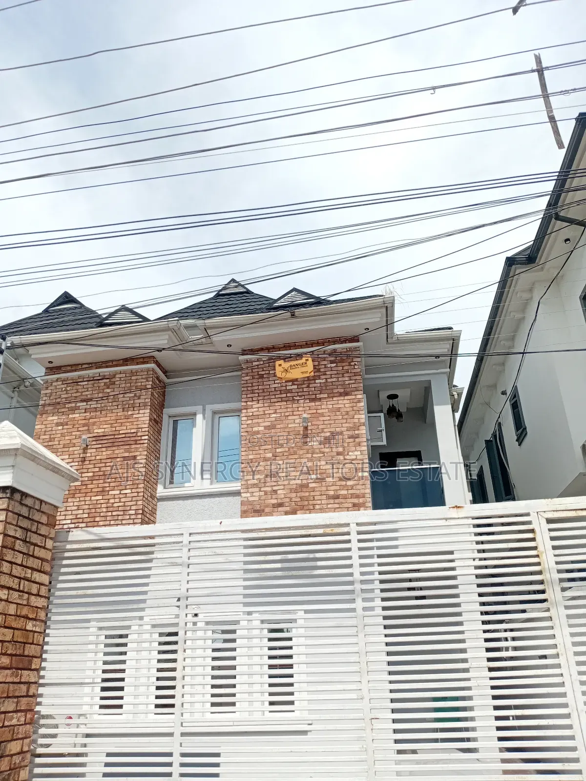 Furnished 5bdrm Duplex in Osapa london for rent