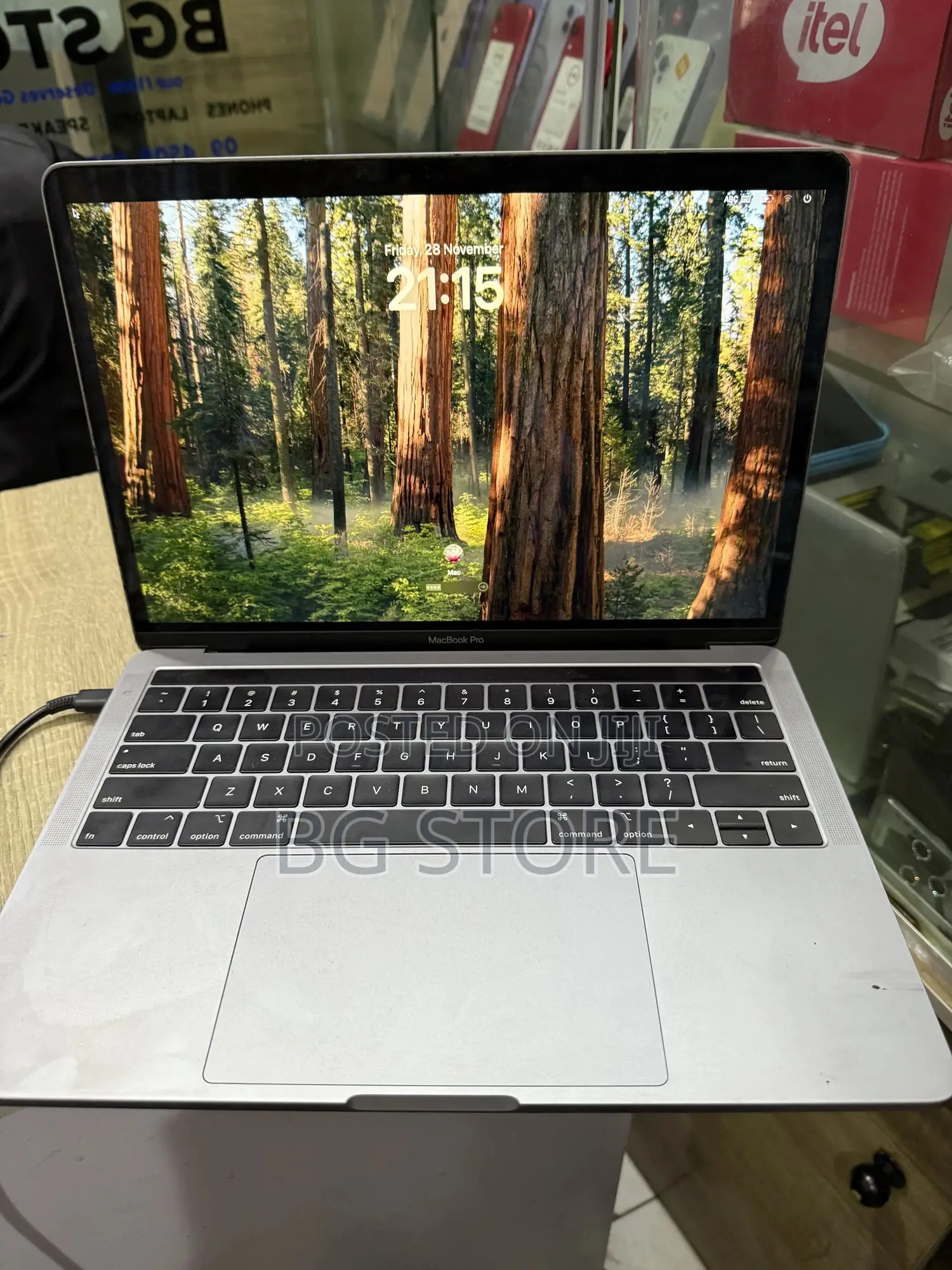 Laptop Apple MacBook Pro 2020 16GB Intel Core i5 SSD 512GB