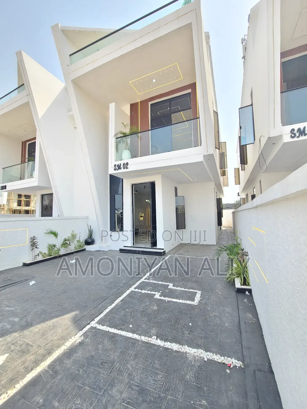4bdrm Duplex in Ikota Gra Extension for sale