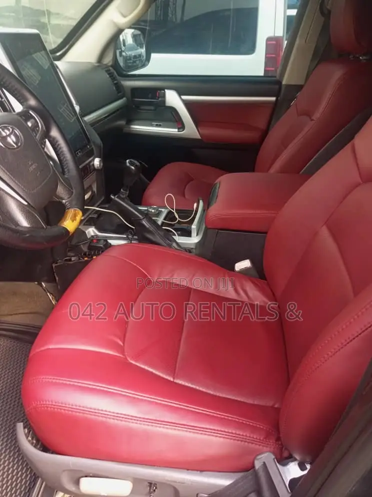 Toyota Landcruiser for Hire