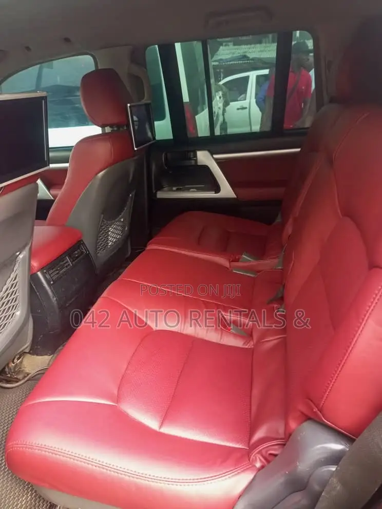 Toyota Landcruiser for Hire