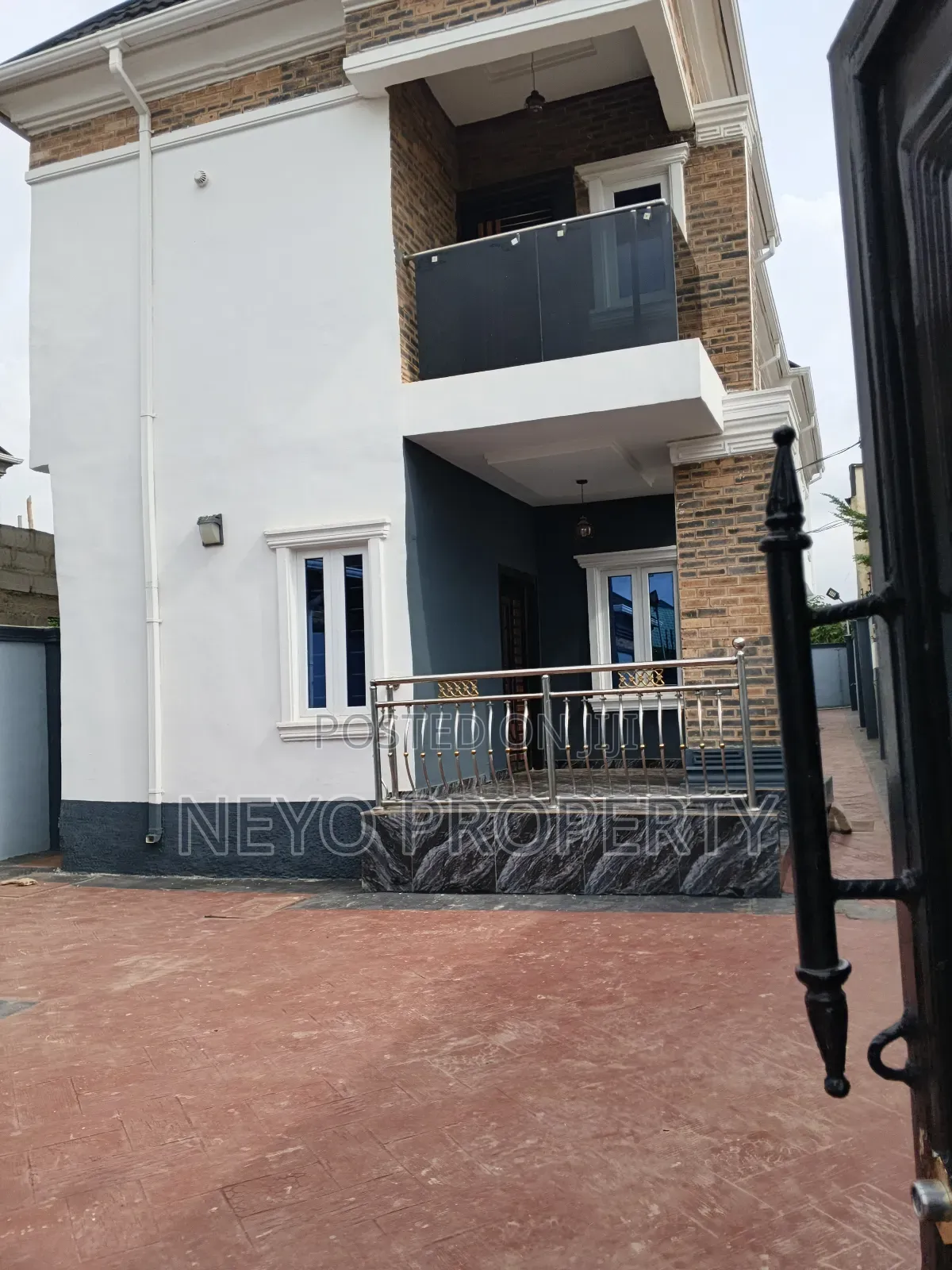 Furnished 4bdrm Duplex in Prosperity Estate, Igbogbo for sale
