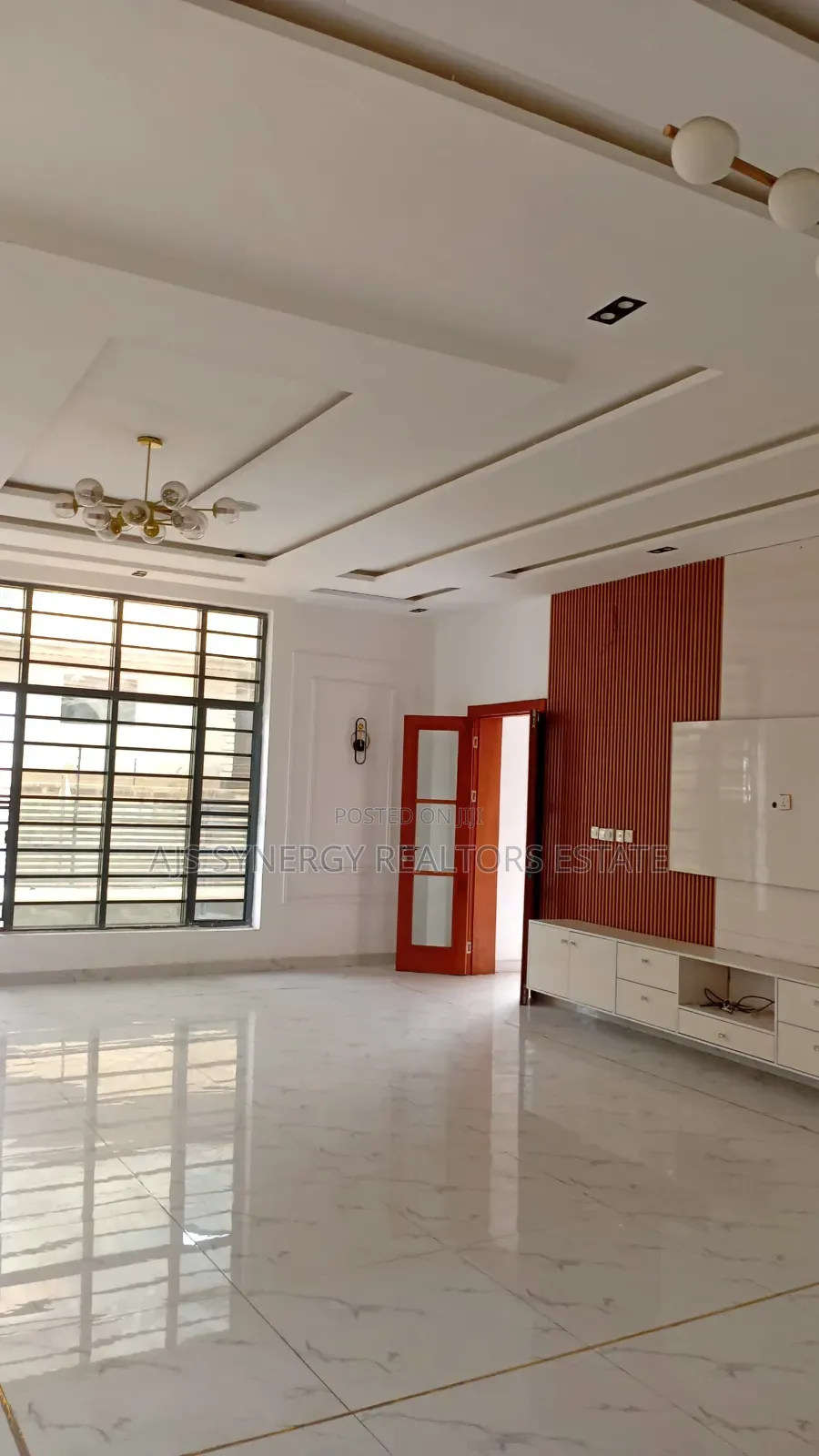 5bdrm Duplex in Osapa london for sale