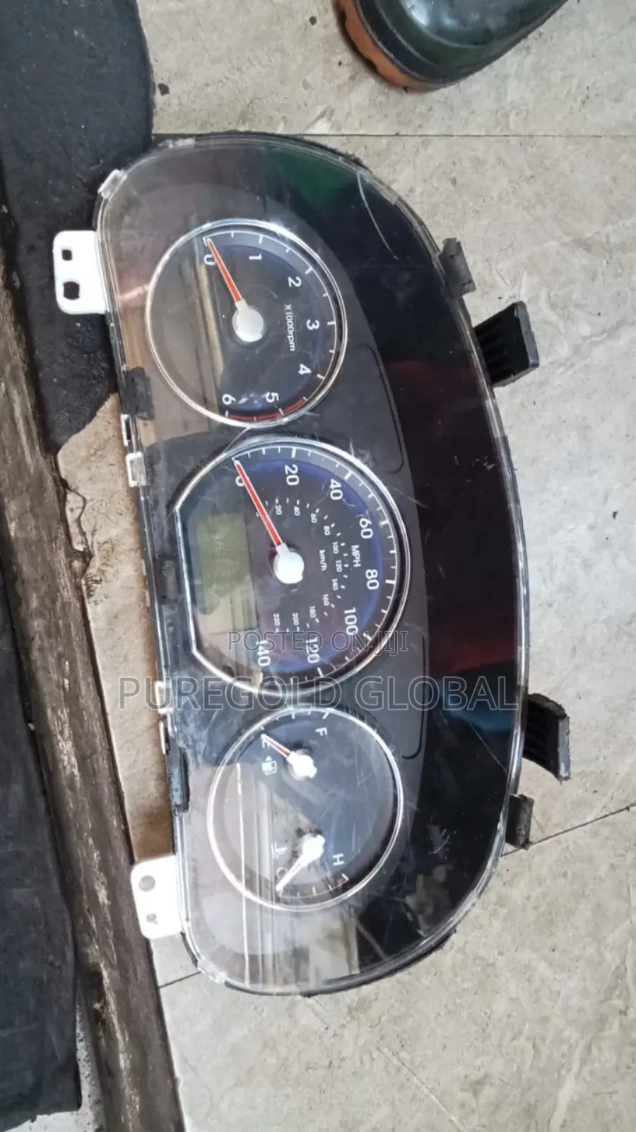 Santa Fe 09 Speed Clock