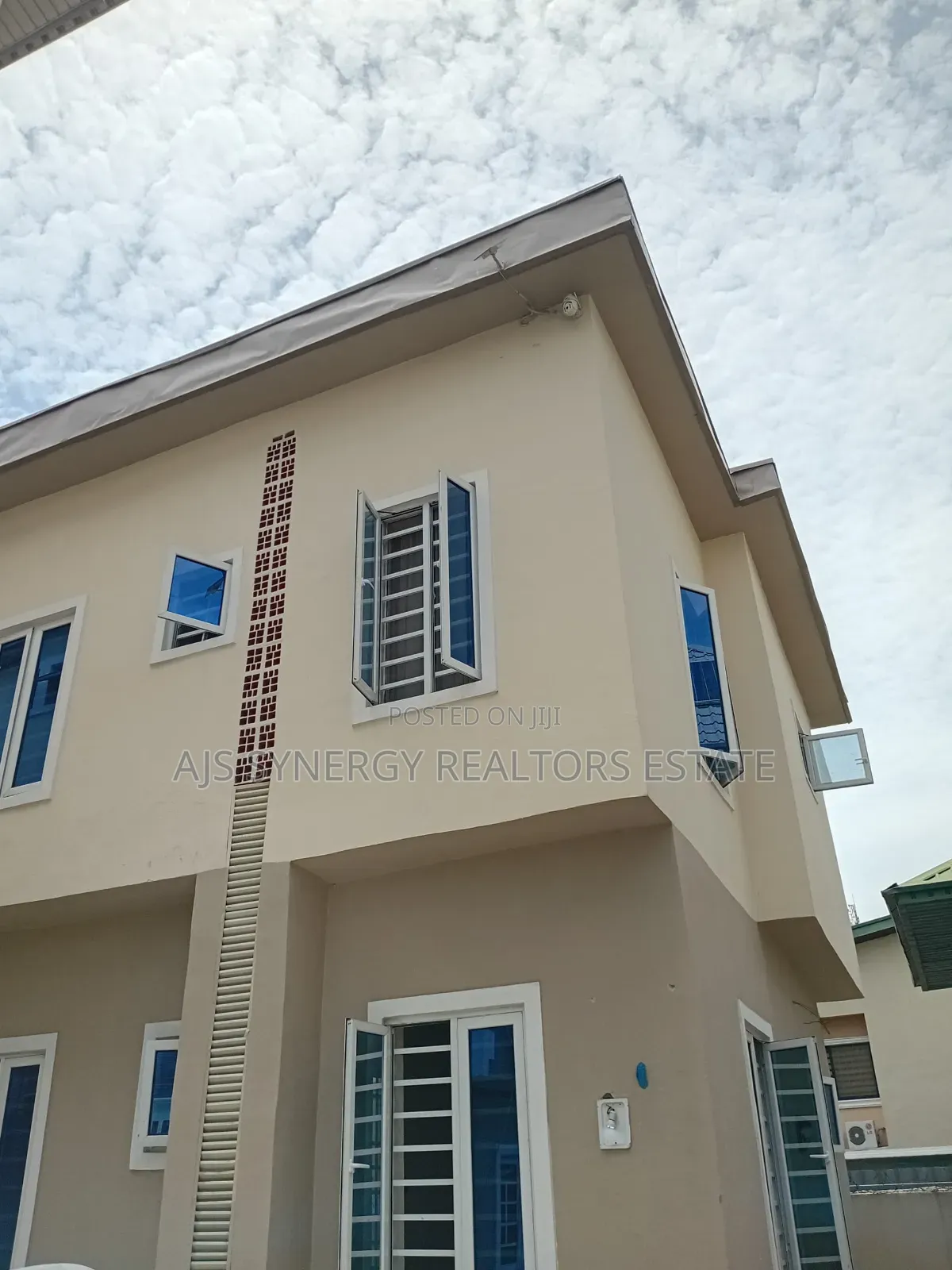 2bdrm Apartment in Osapa london for rent