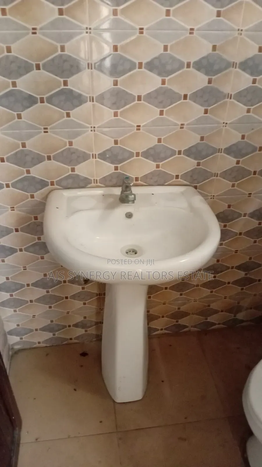 2bdrm Apartment in Osapa london for rent