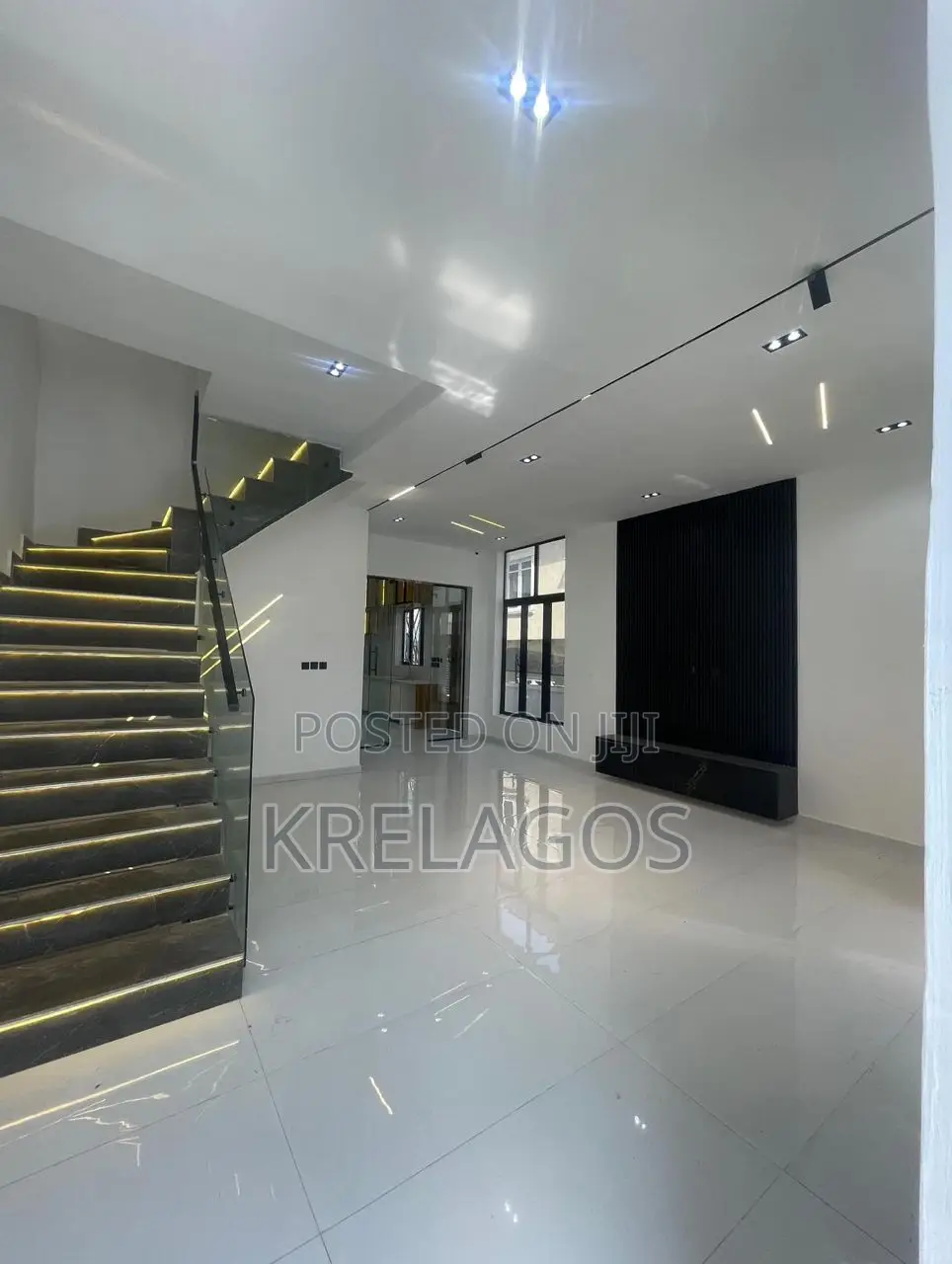 4bdrm Duplex in Ikota for rent