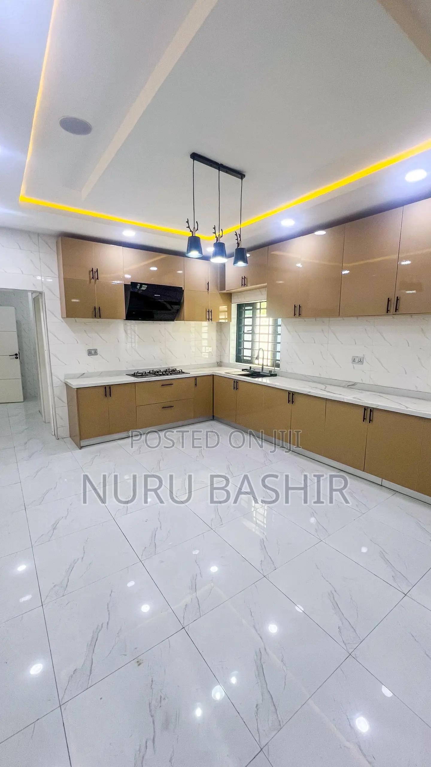 4bdrm Duplex in Oluyole Estate for sale