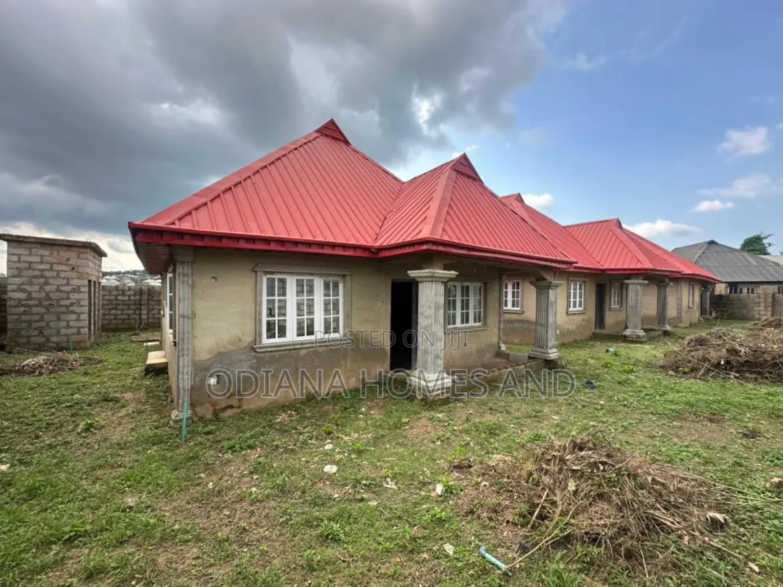 6bdrm Bungalow in Awoton - Apete, Ibadan for sale