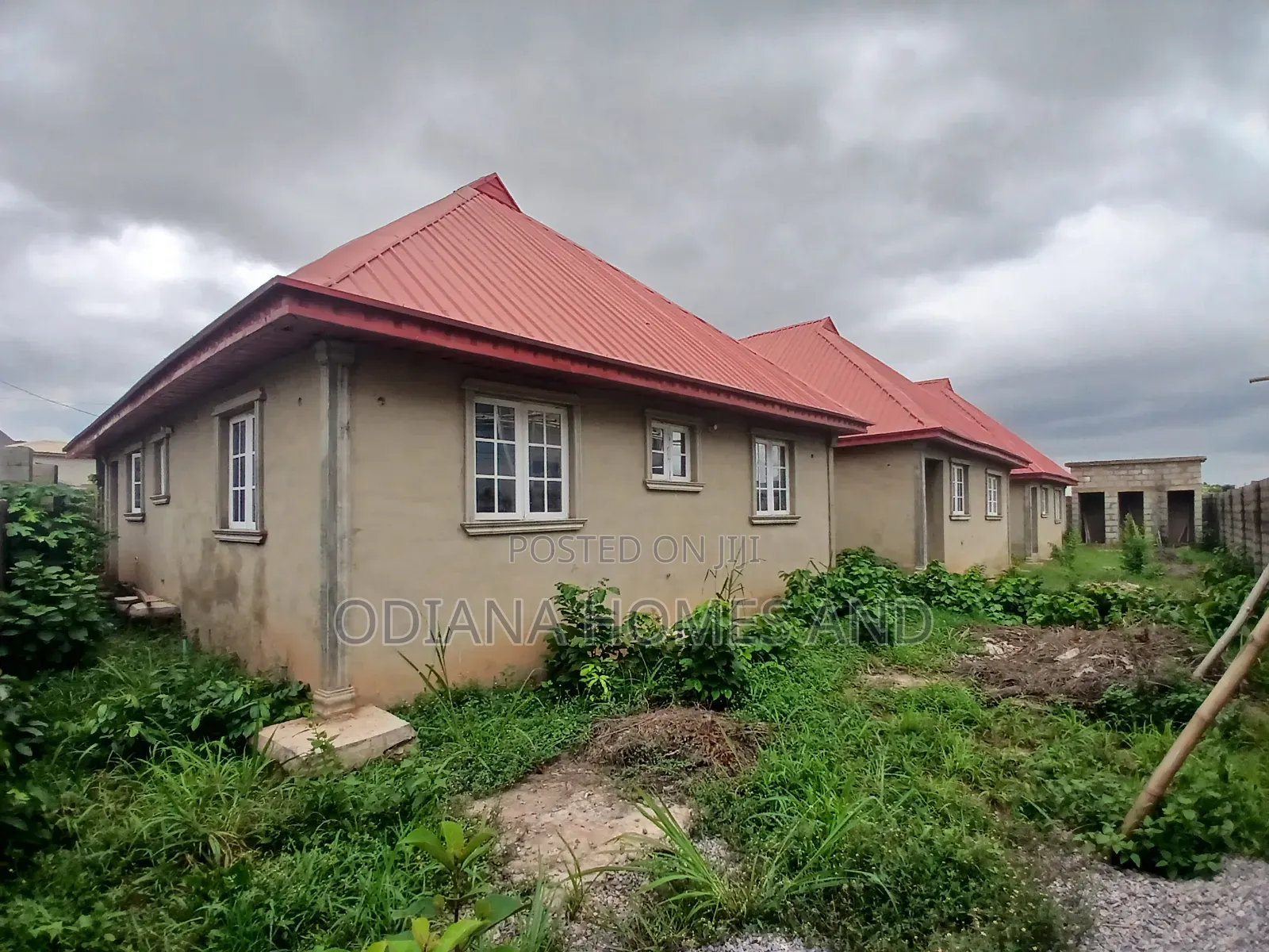 6bdrm Bungalow in Awoton - Apete, Ibadan for sale