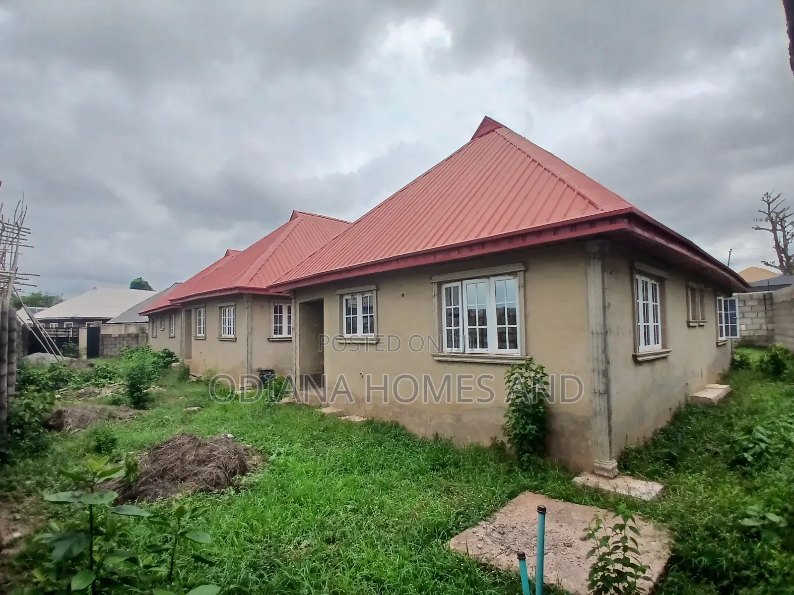 6bdrm Bungalow in Awoton - Apete, Ibadan for sale