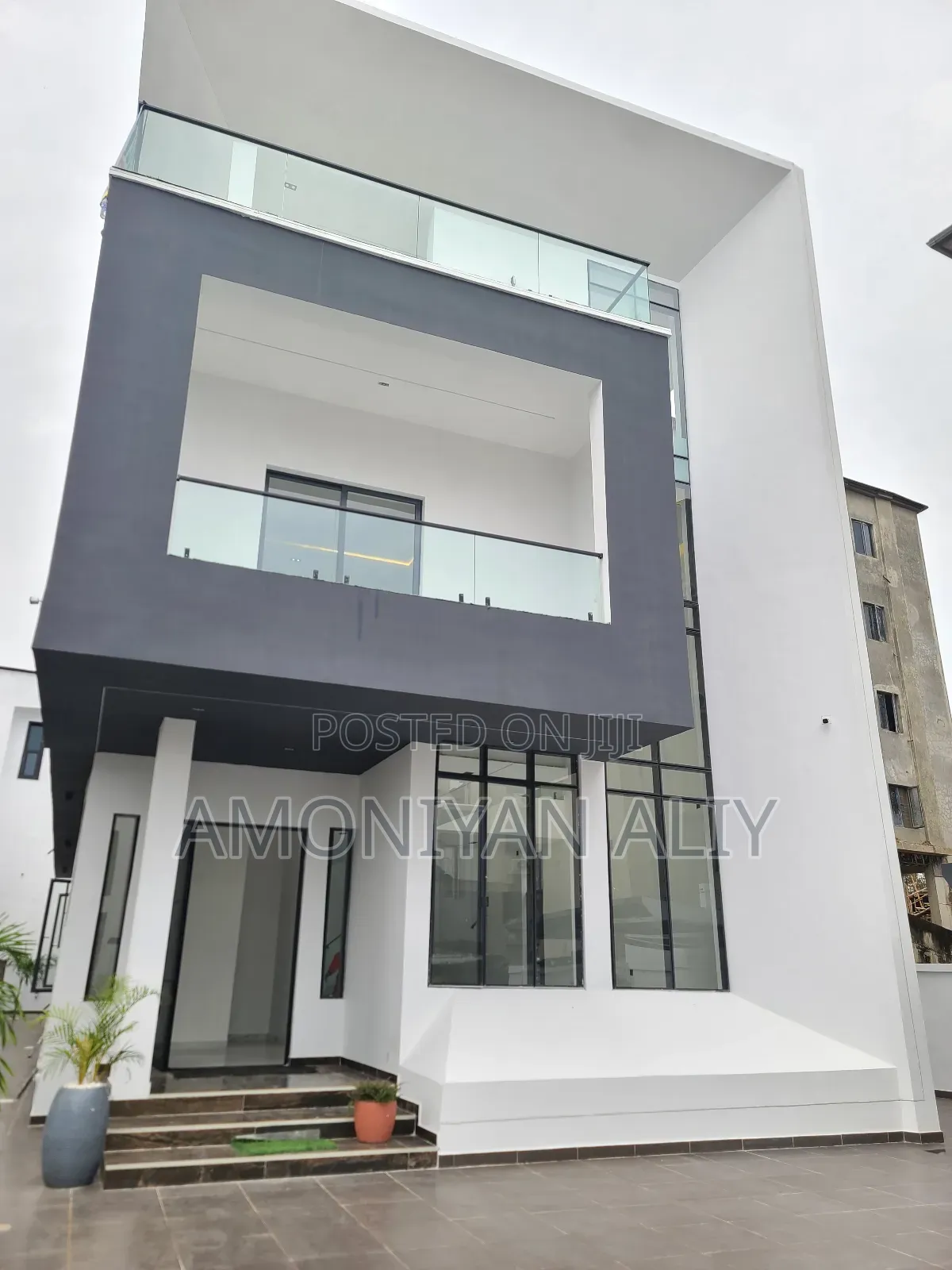 6bdrm Mansion in Megamond, Ikota for sale
